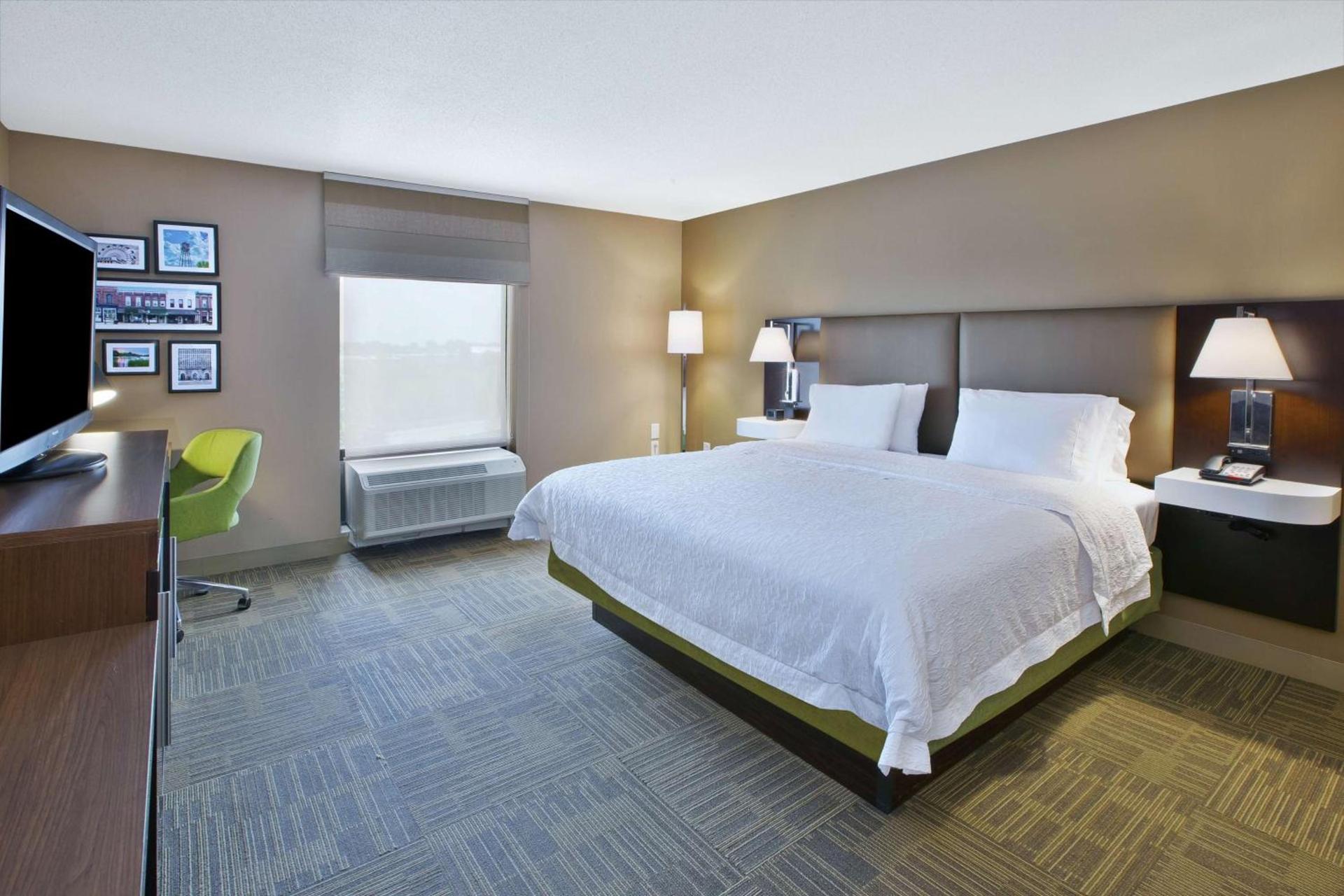 Hampton Inn Commerce/Novi photo 36