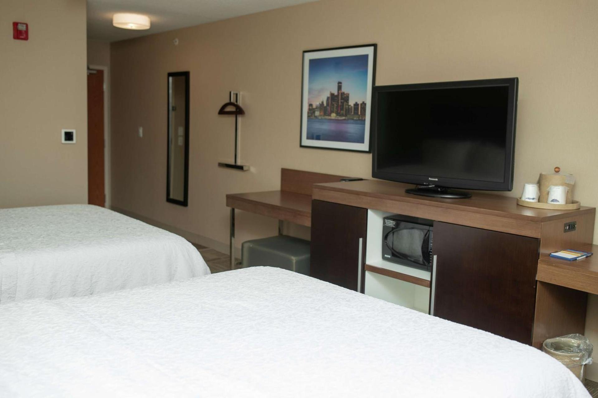 Hampton Inn Commerce/Novi photo 42