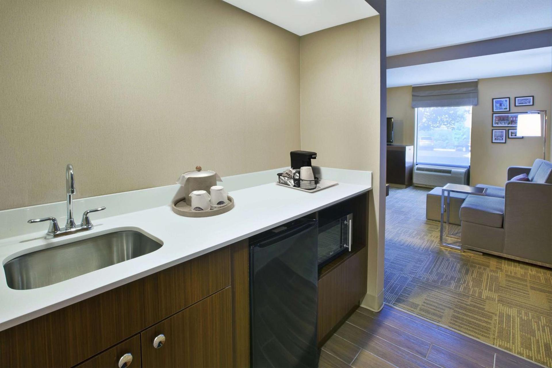 Hampton Inn Commerce/Novi photo 38