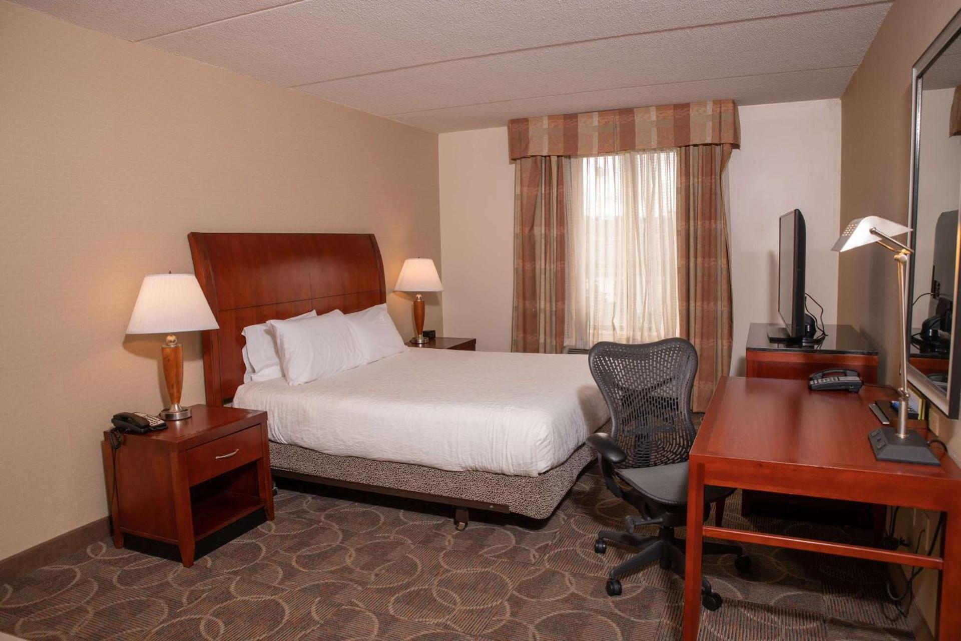 Hilton Garden Inn Erie photo 13