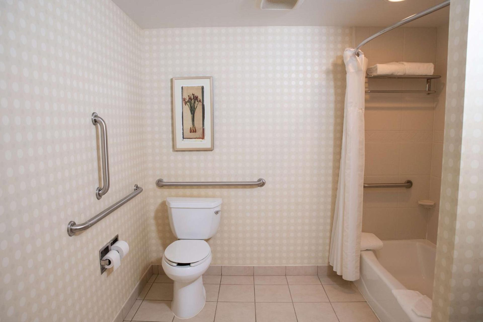 Hilton Garden Inn Erie photo 15