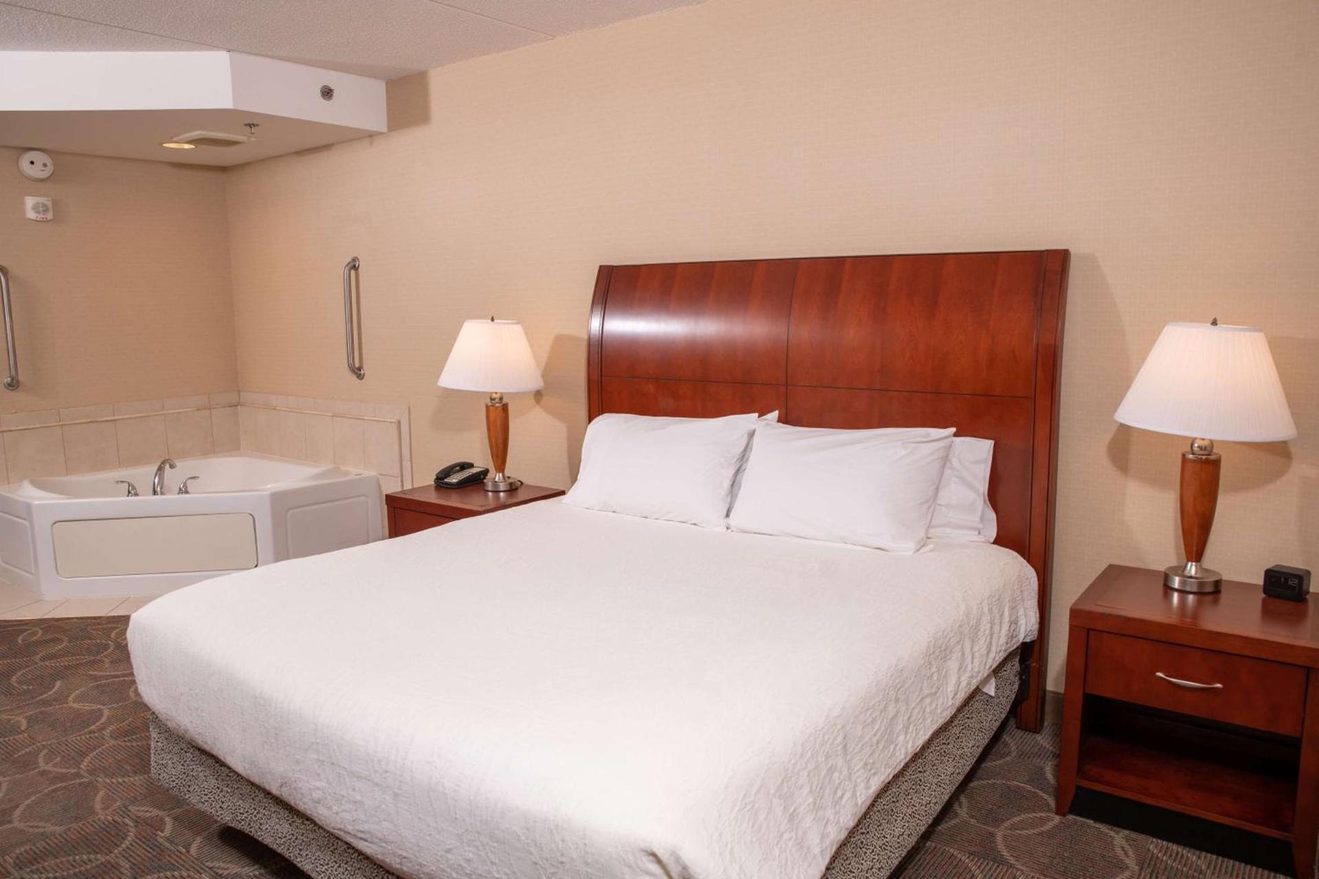 Hilton Garden Inn Erie photo 20