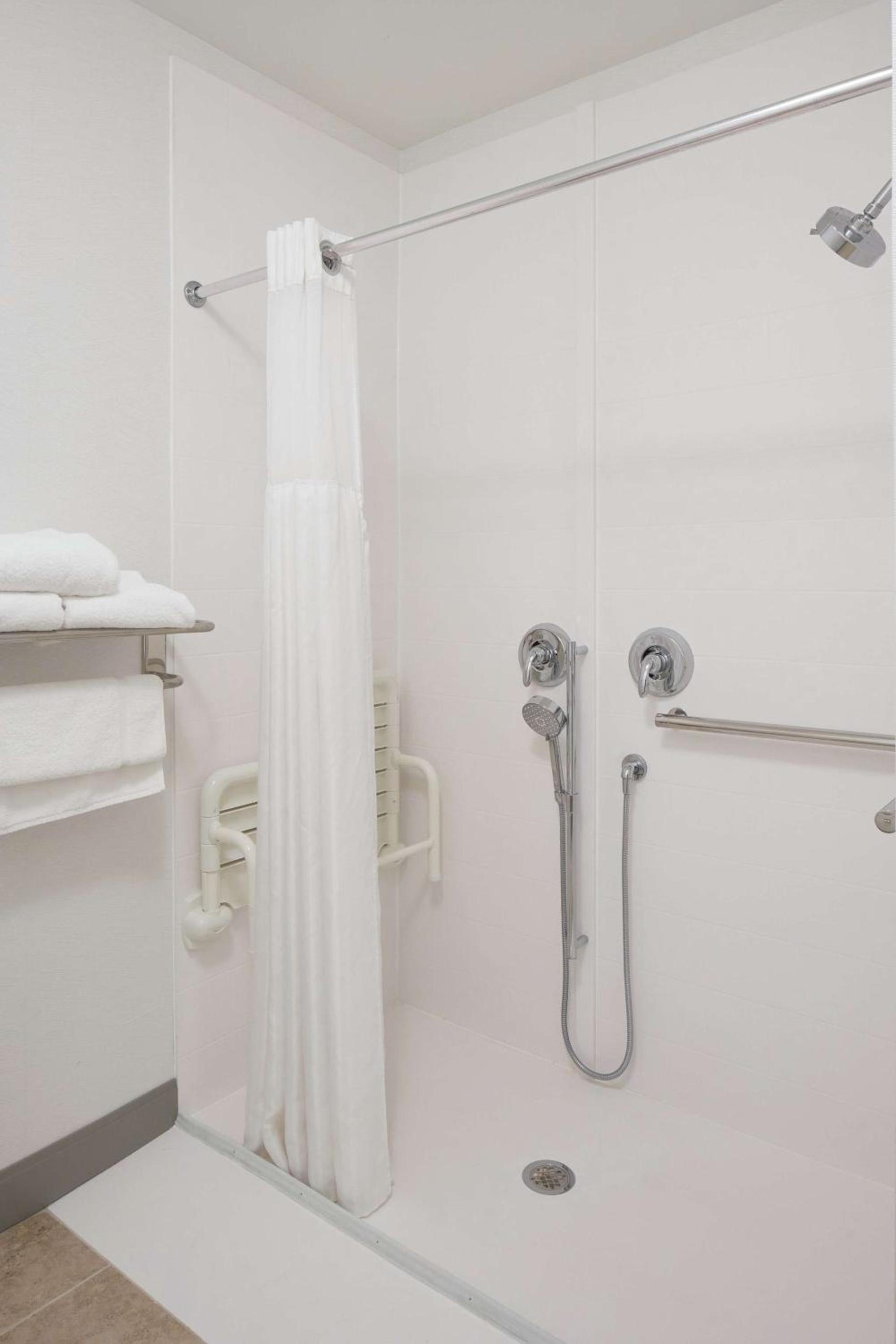 Hilton Garden Inn Evansville photo 27