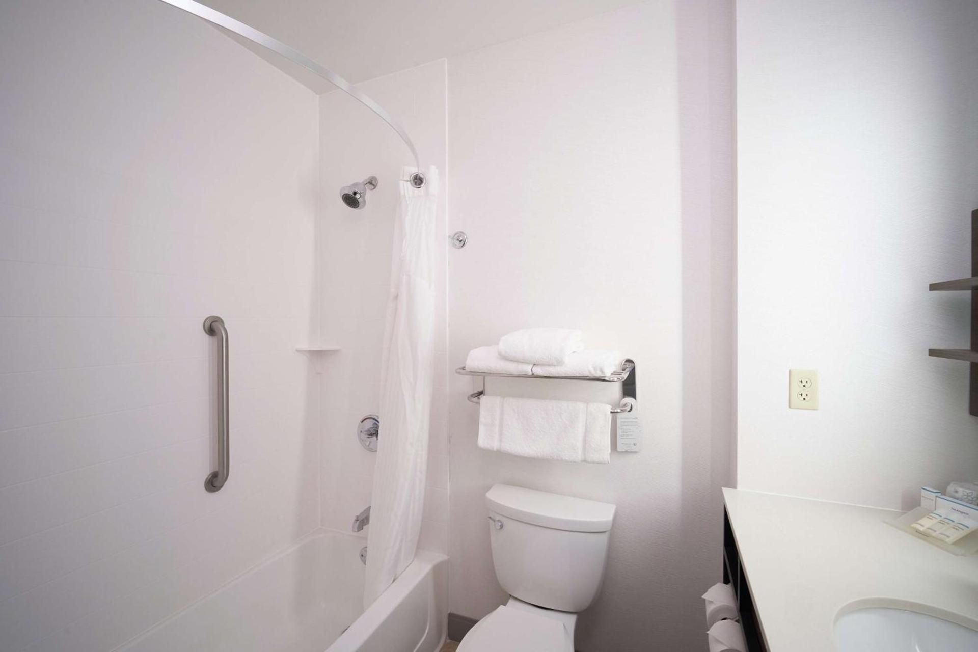 Hilton Garden Inn Evansville photo 31