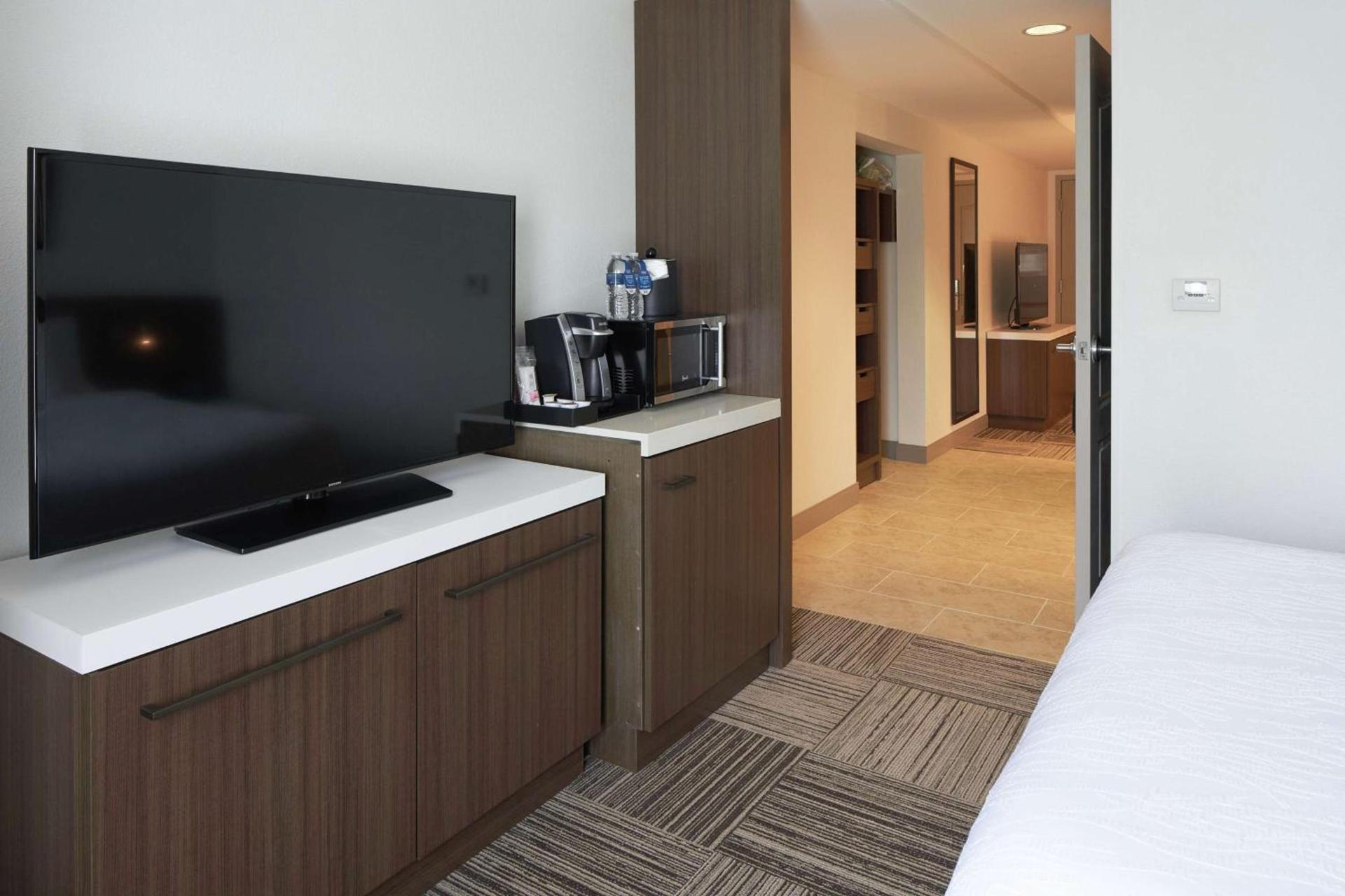 Hilton Garden Inn Evansville photo 52