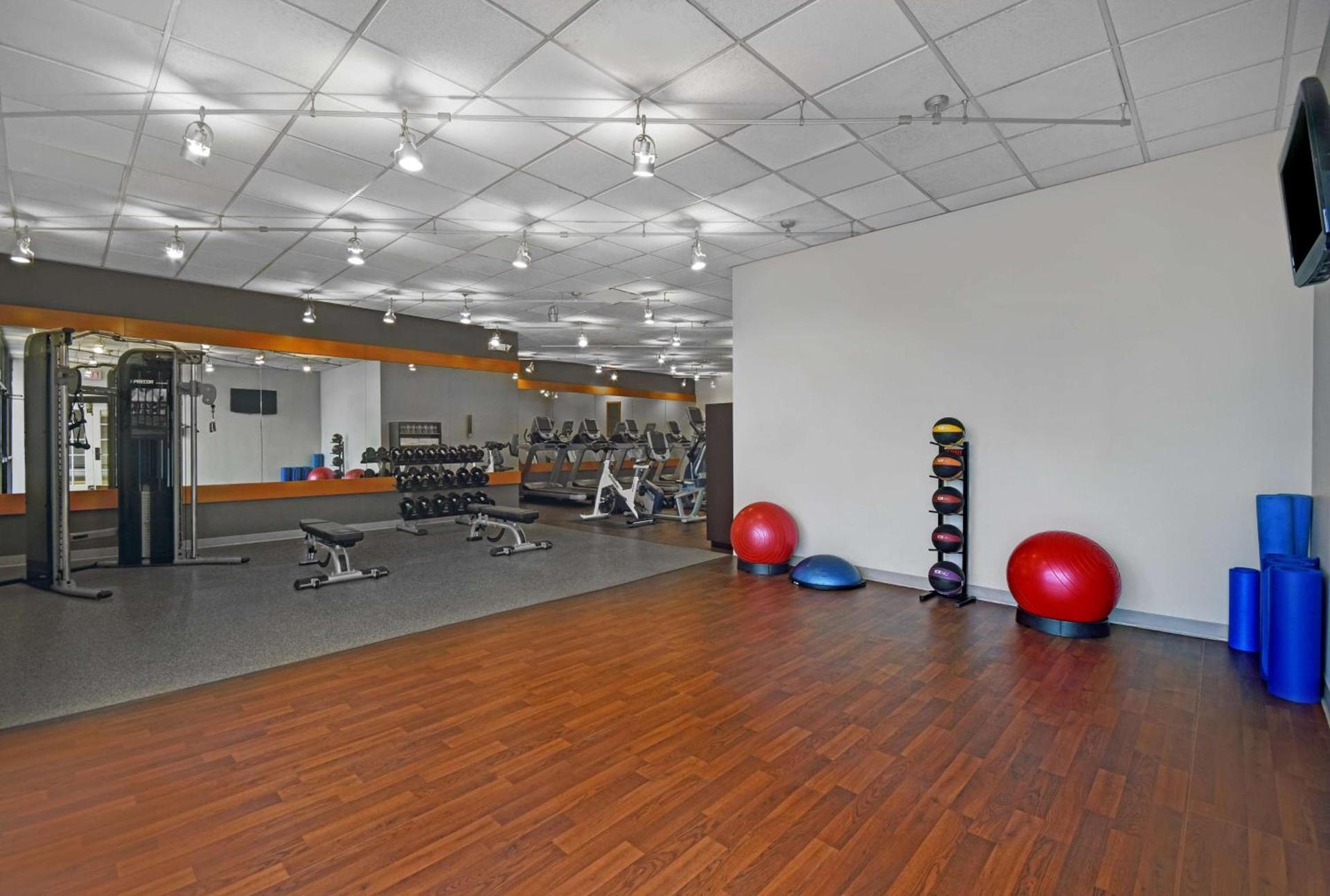 Hilton Hasbrouck Heights-Meadowlands photo 14