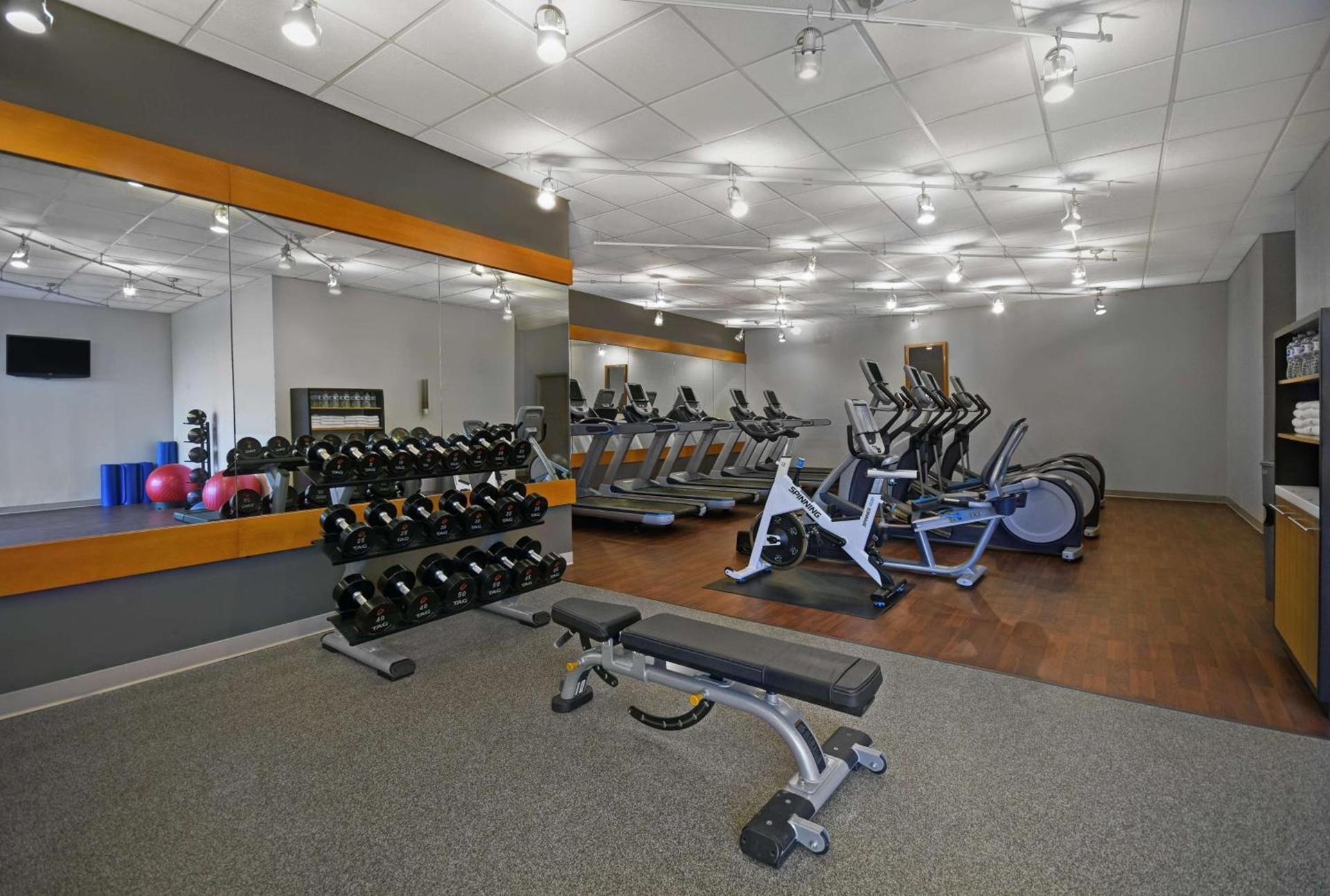 Hilton Hasbrouck Heights-Meadowlands photo 15