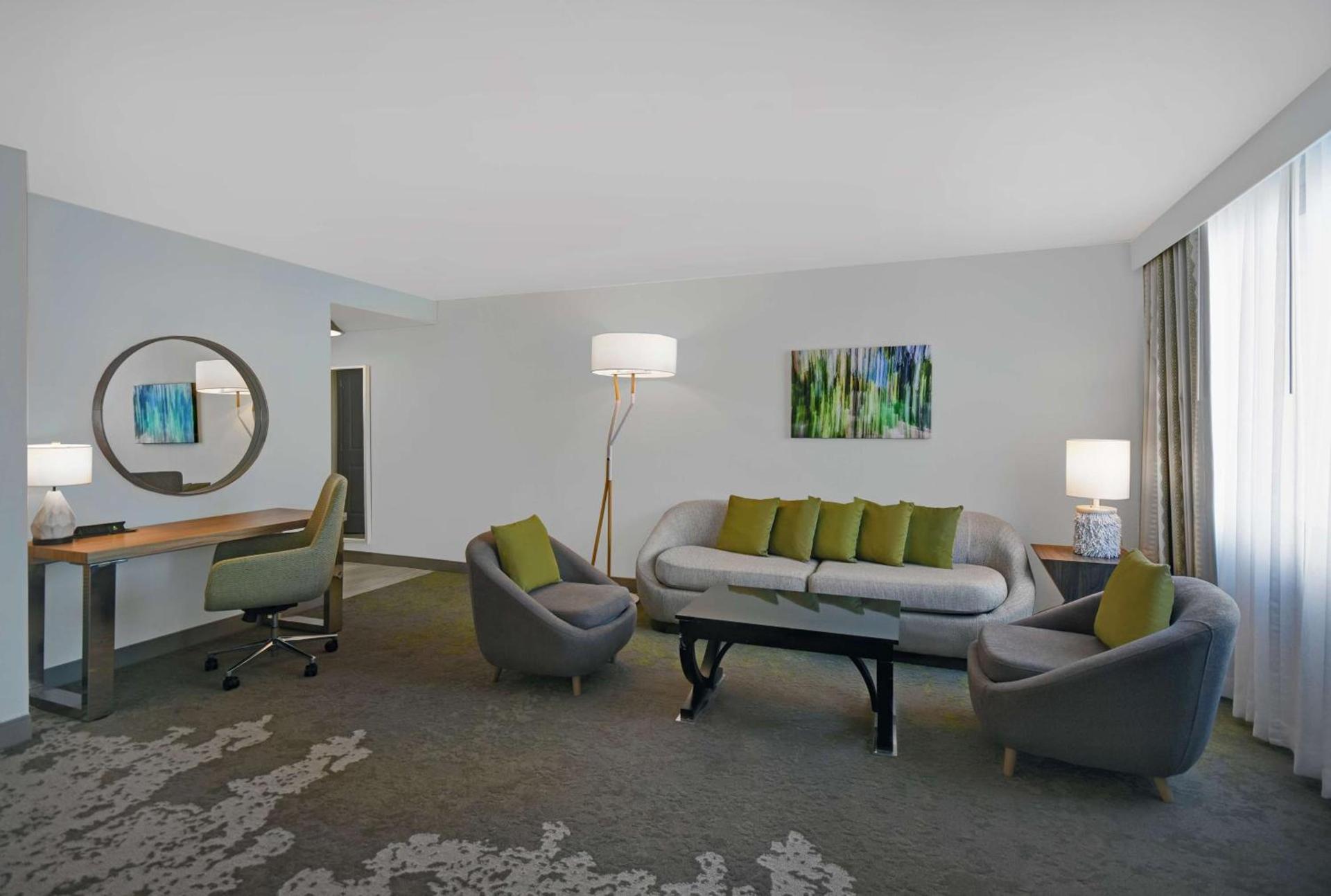 Hilton Hasbrouck Heights-Meadowlands photo 16