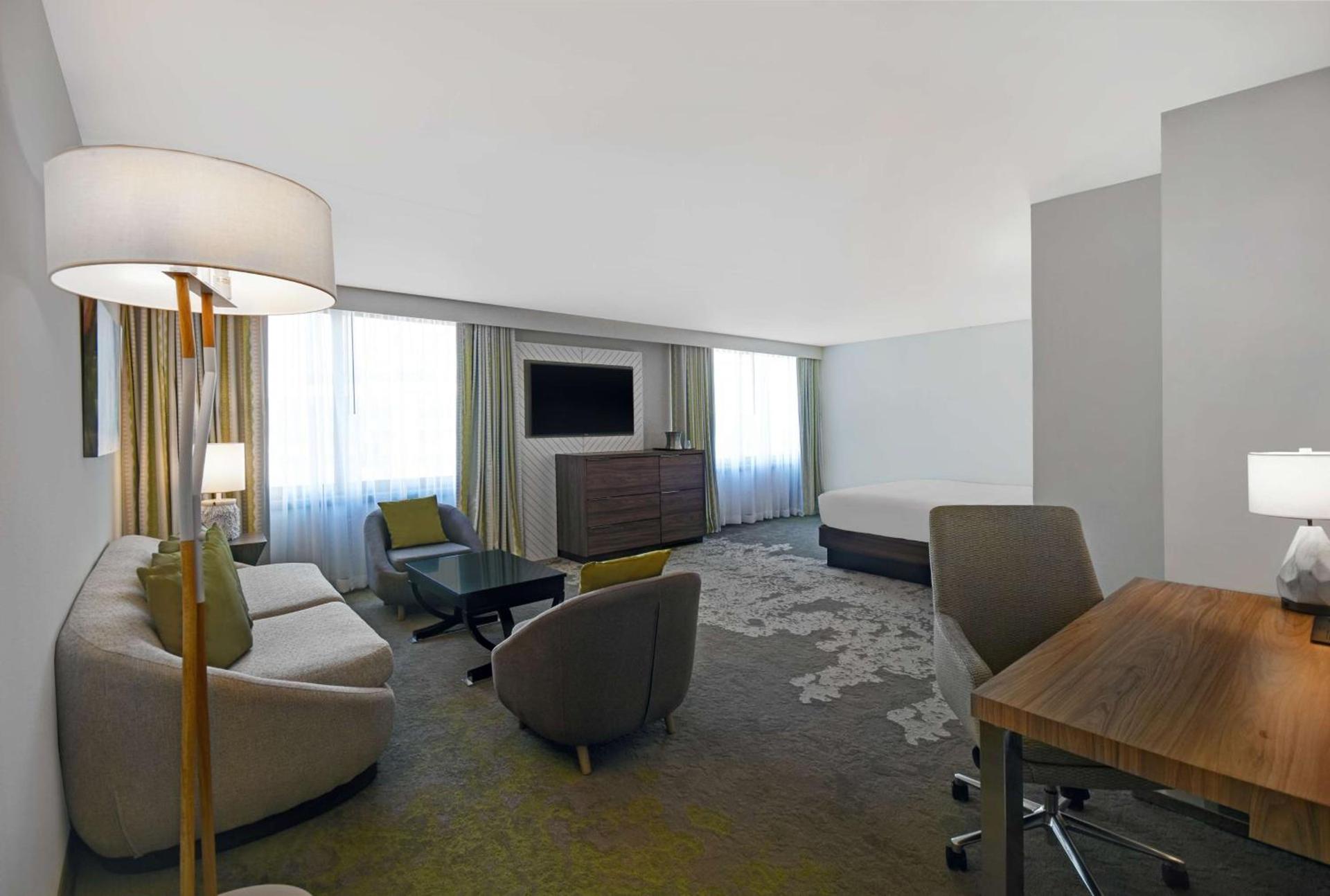 Hilton Hasbrouck Heights-Meadowlands photo 17