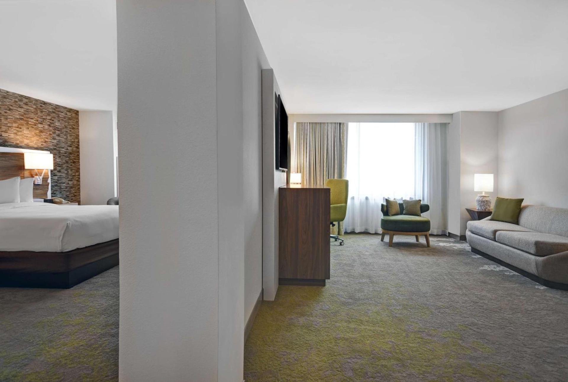 Hilton Hasbrouck Heights-Meadowlands photo 19