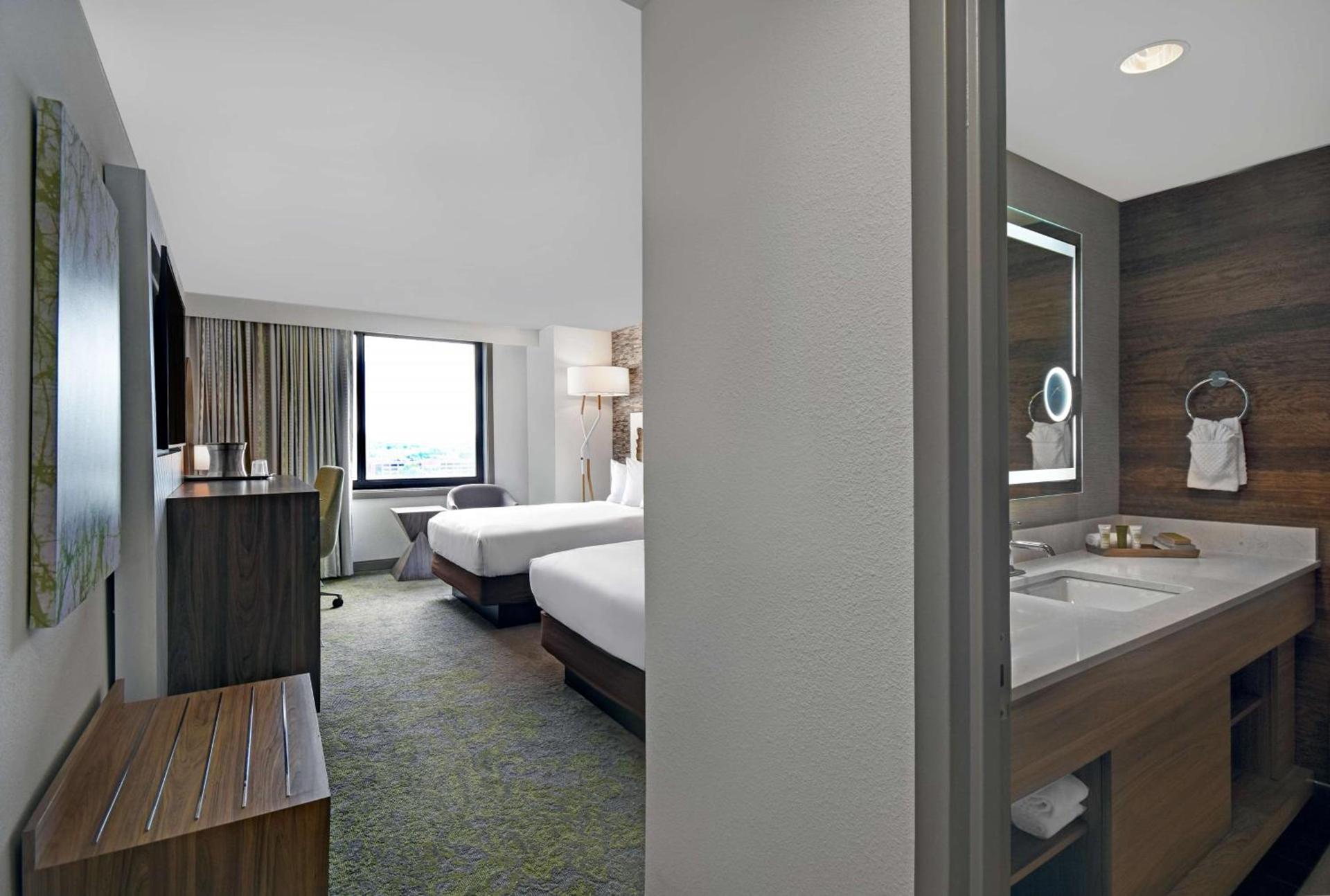 Hilton Hasbrouck Heights-Meadowlands photo 20