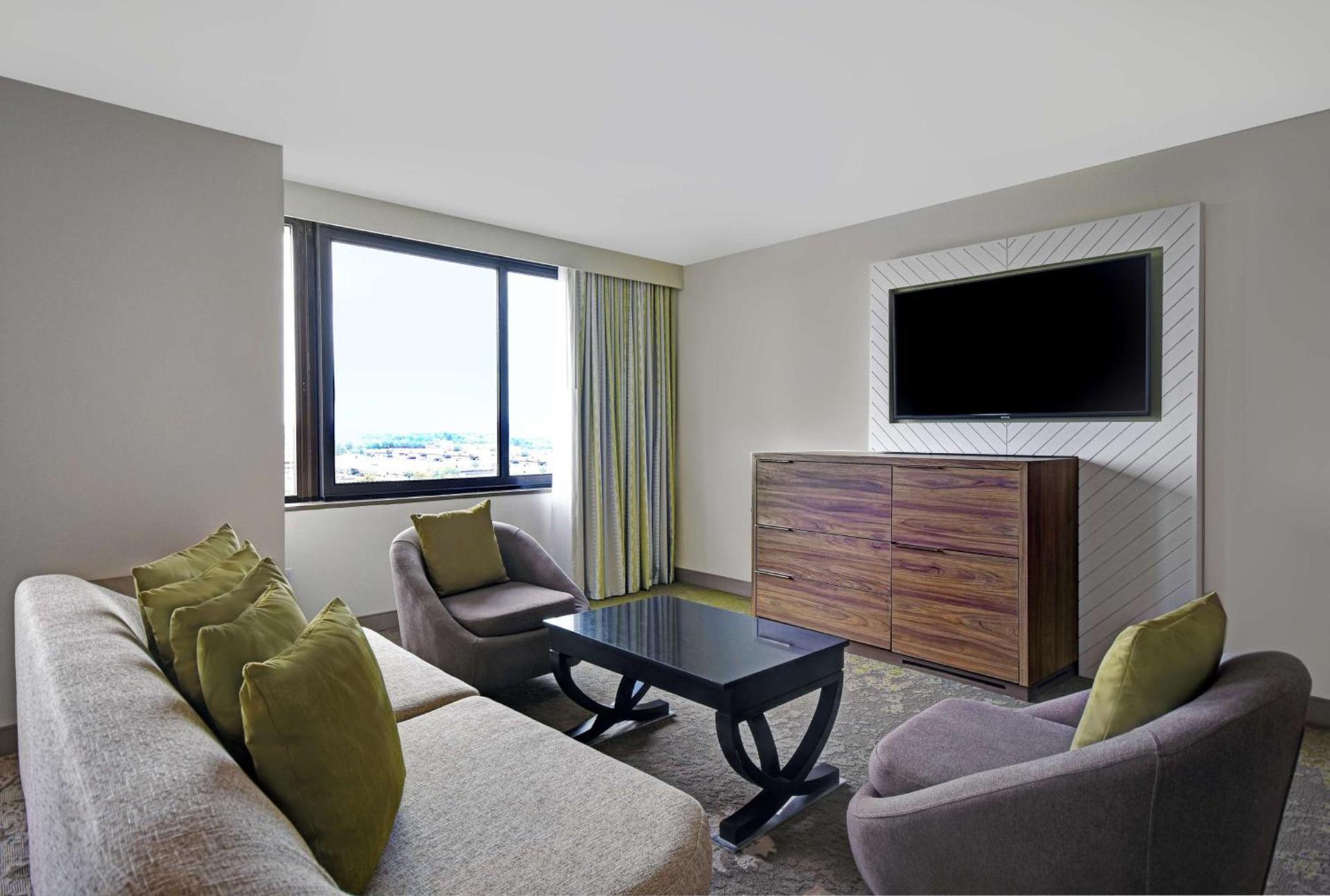 Hilton Hasbrouck Heights-Meadowlands photo 24