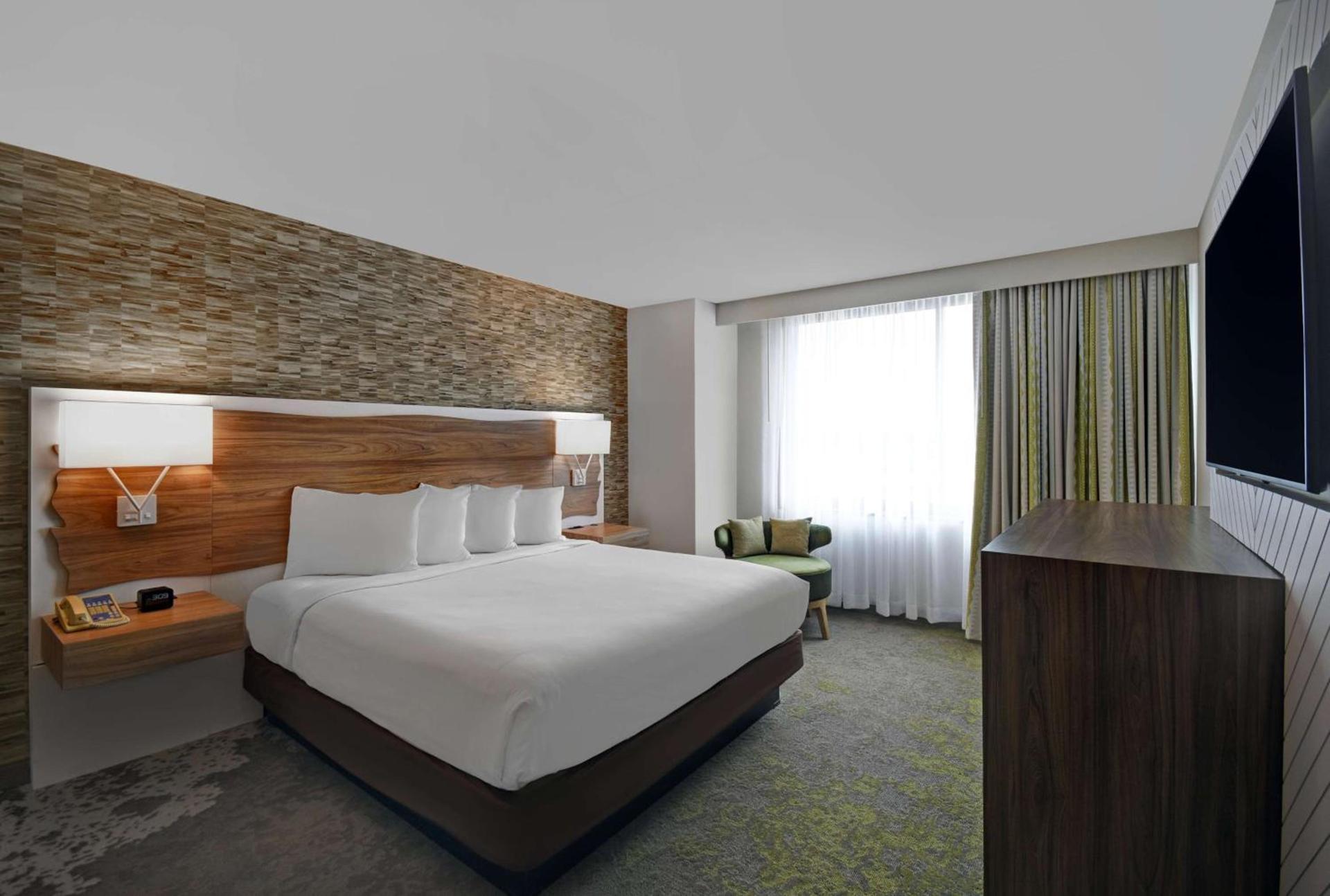 Hilton Hasbrouck Heights-Meadowlands photo 25