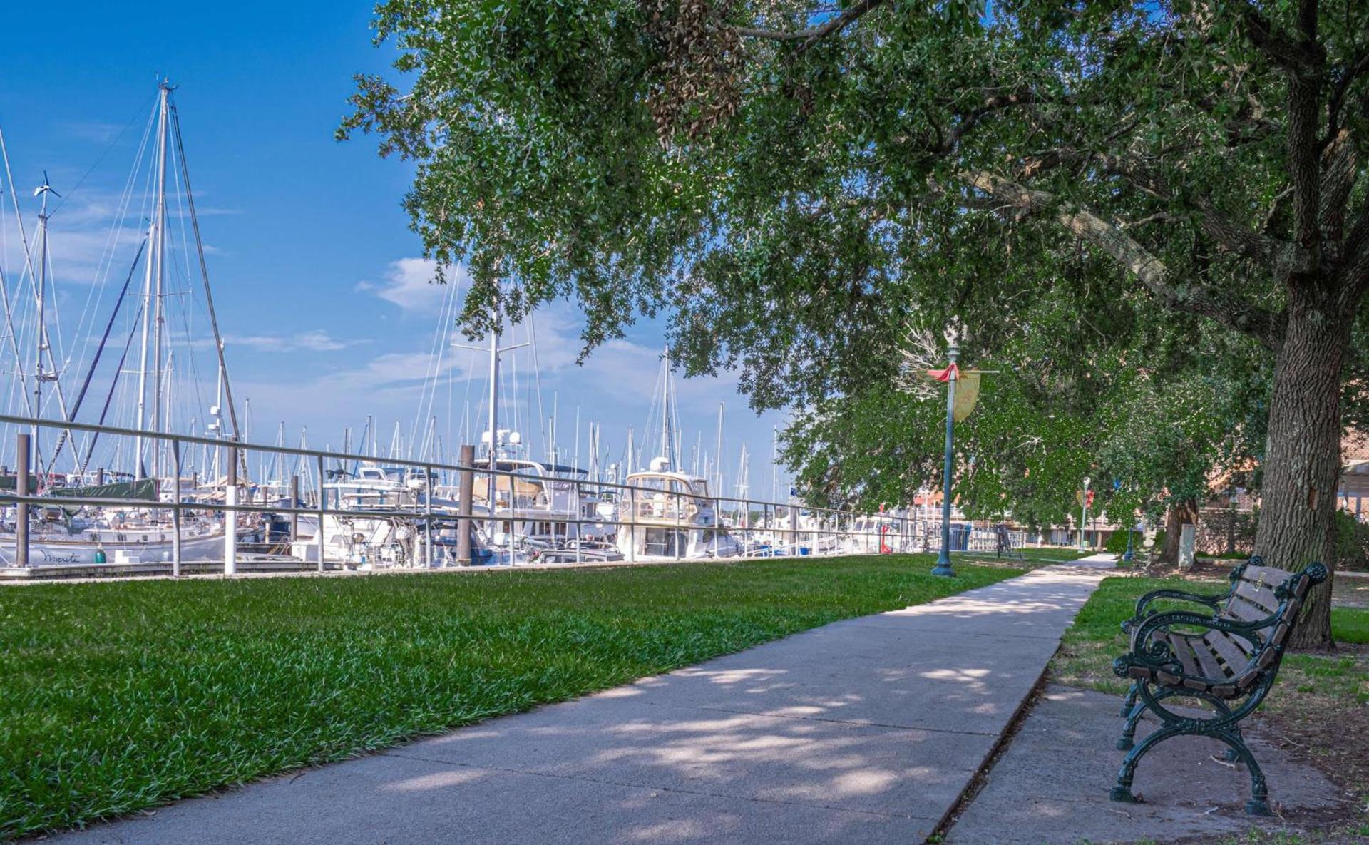 DoubleTree by Hilton New Bern - Riverfront photo 3