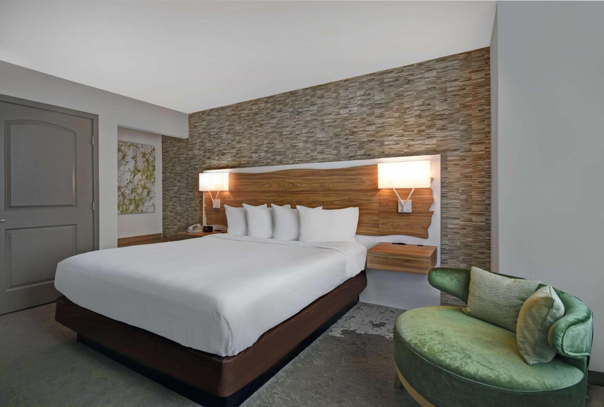 Hilton Hasbrouck Heights-Meadowlands photo 31
