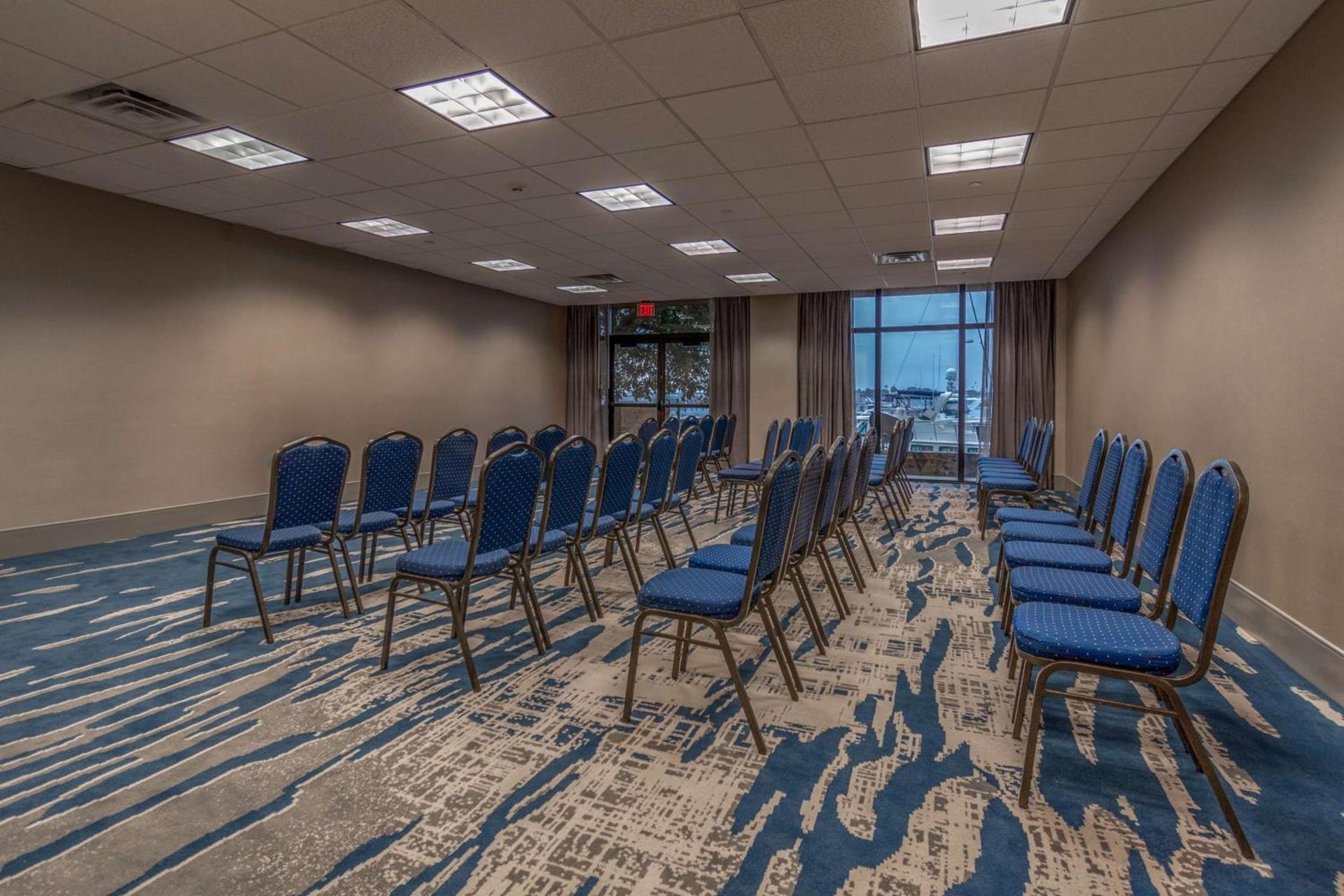 DoubleTree by Hilton New Bern - Riverfront photo 22