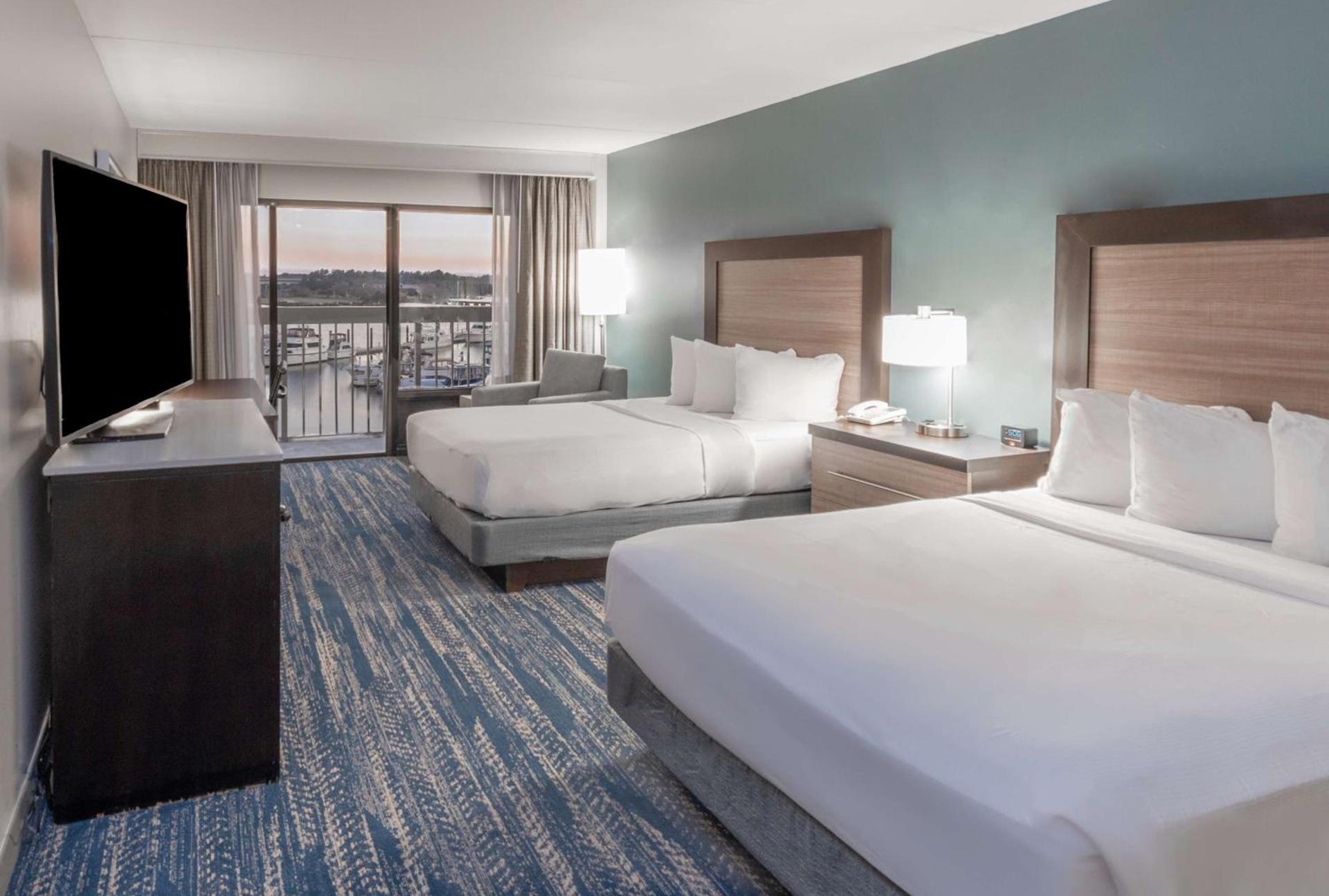 DoubleTree by Hilton New Bern - Riverfront photo 29