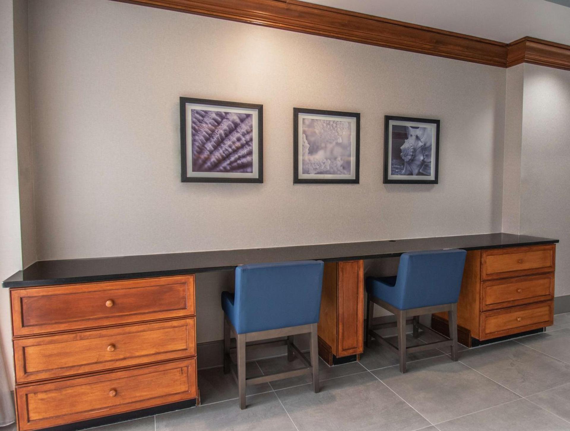 DoubleTree by Hilton New Bern - Riverfront photo 35