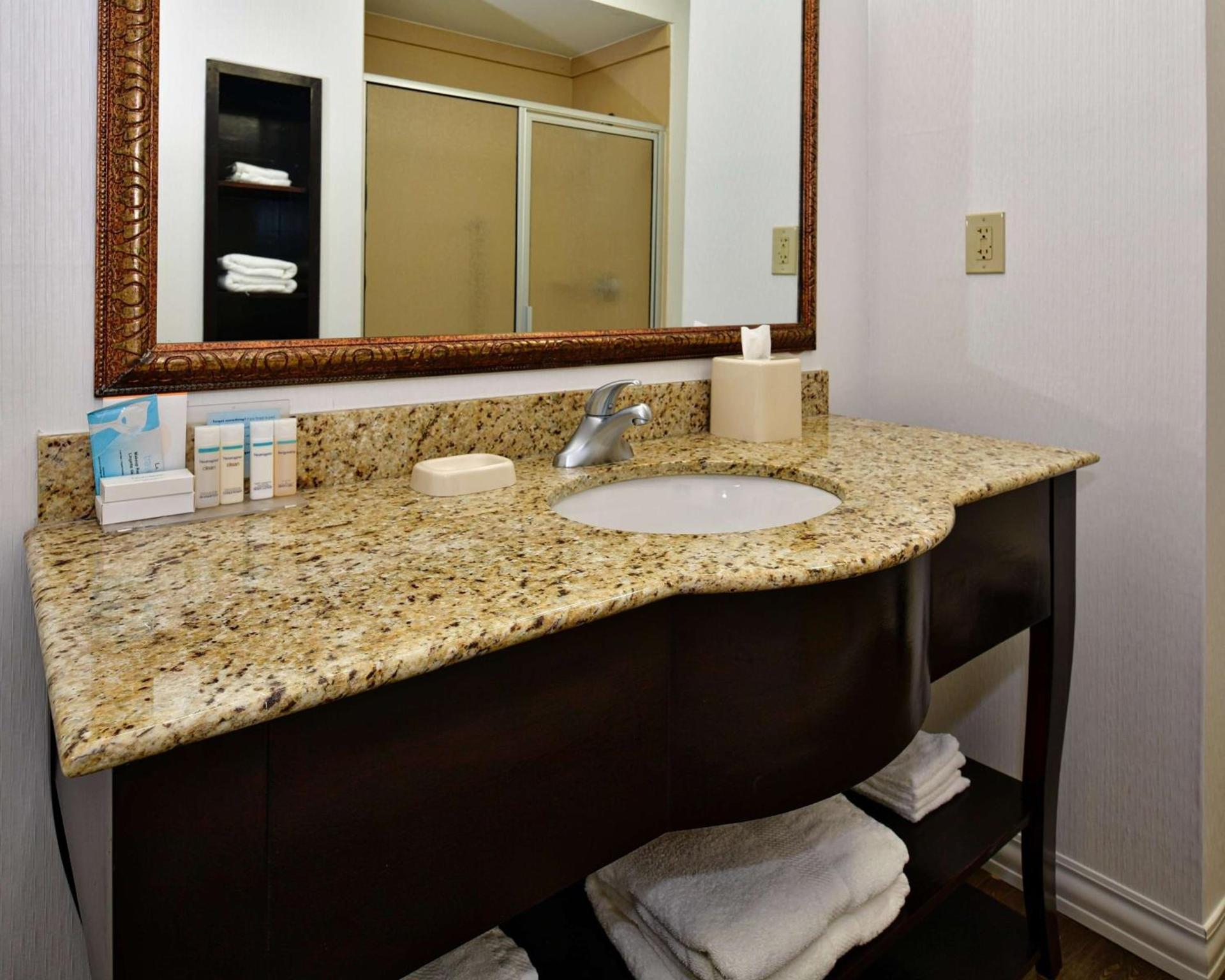 Hampton Inn & Suites Fredericksburg photo 10
