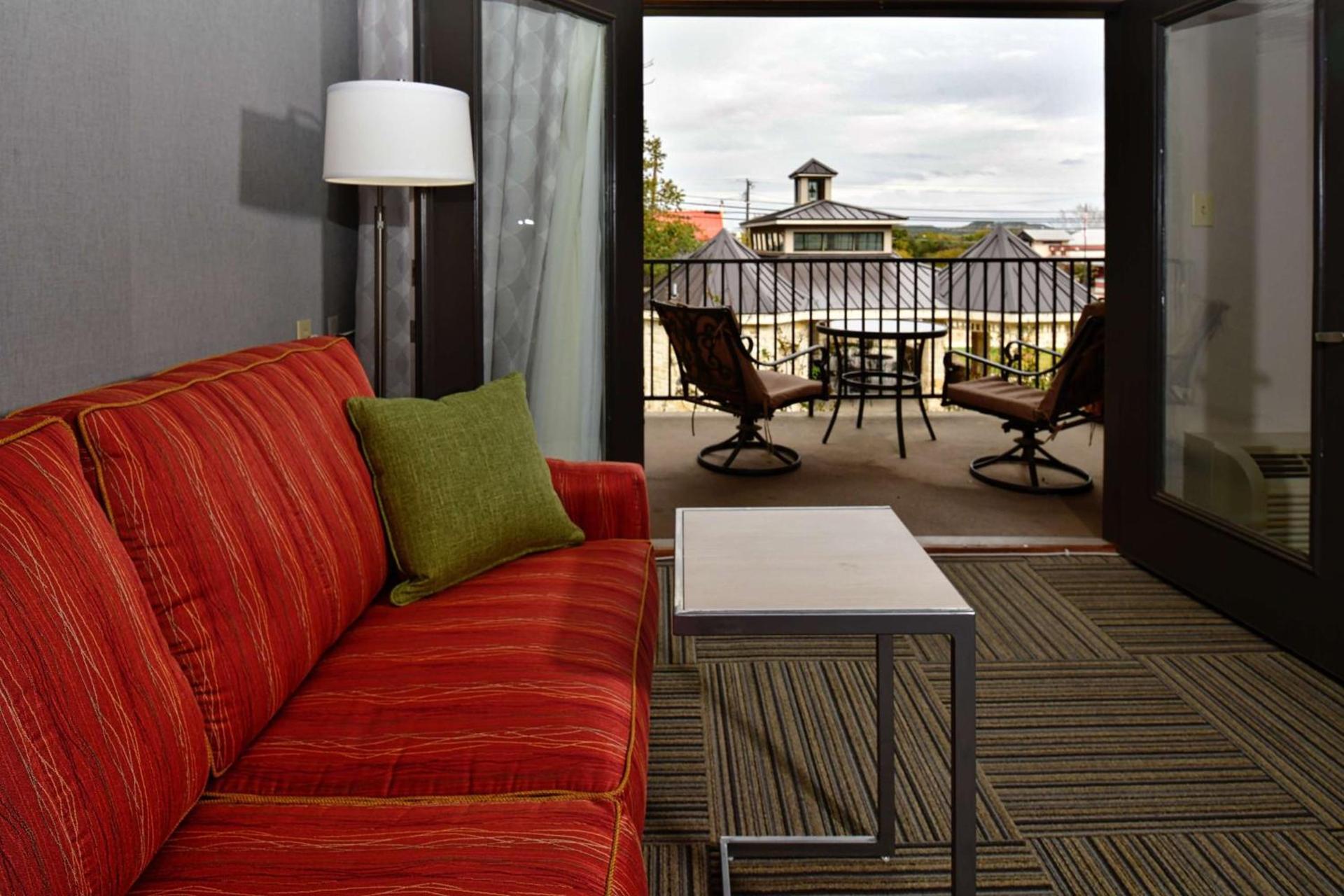 Hampton Inn & Suites Fredericksburg photo 11