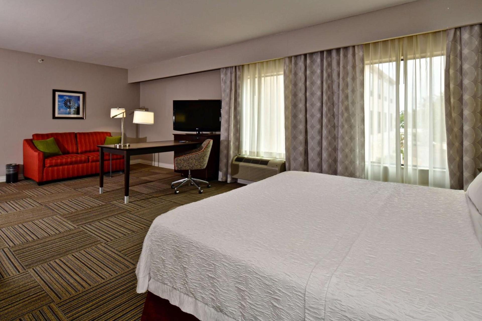 Hampton Inn & Suites Fredericksburg photo 22