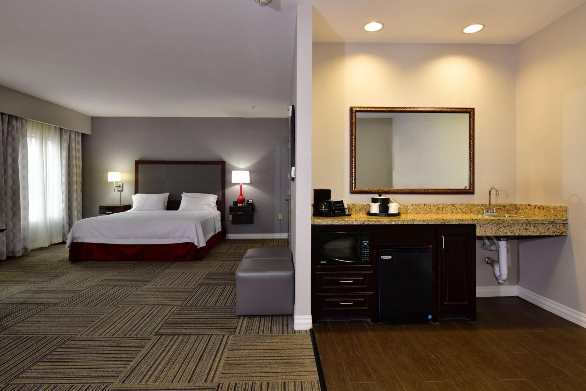 Hampton Inn & Suites Fredericksburg photo 27