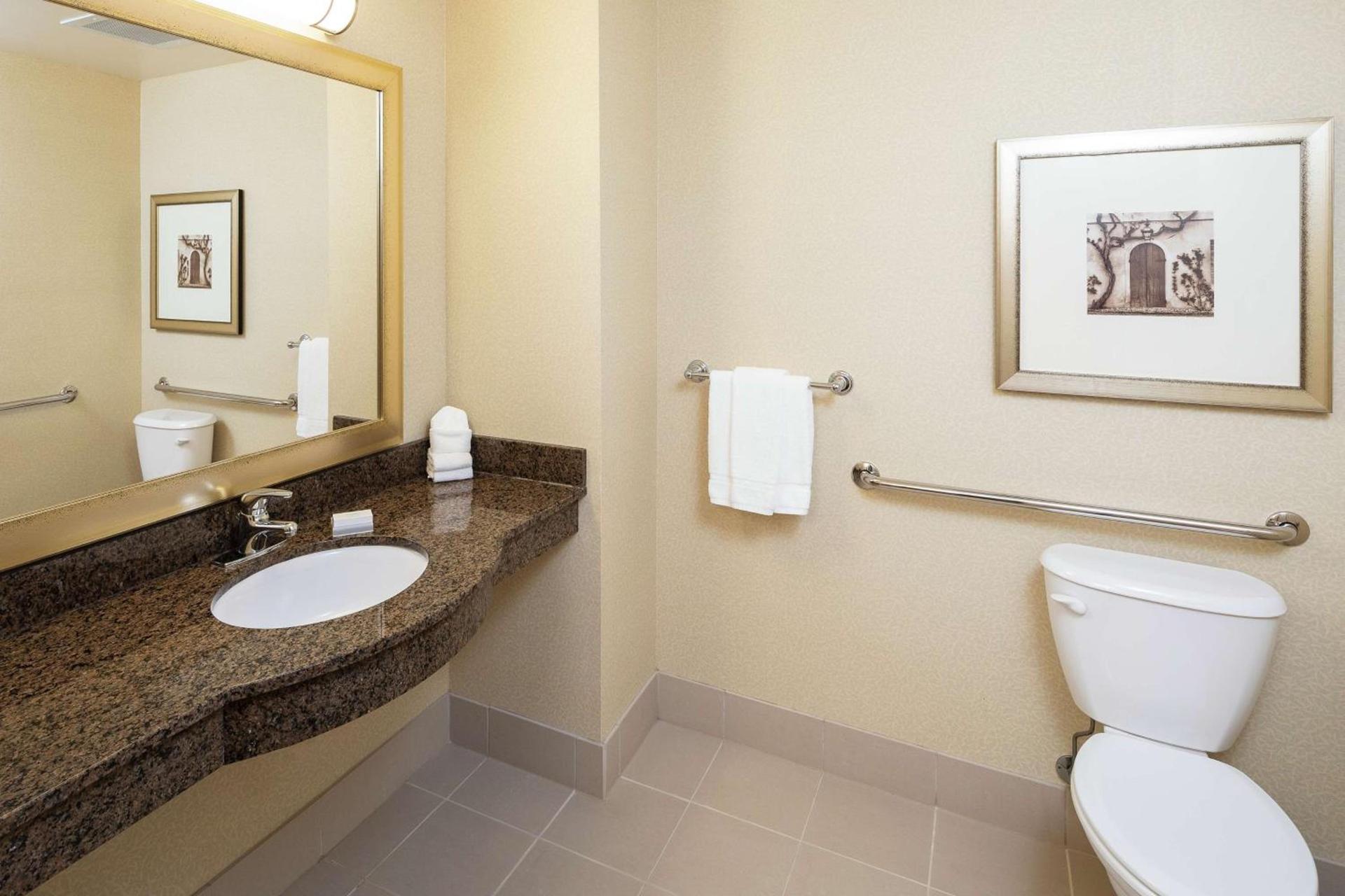 Hilton Garden Inn Sioux Falls South photo 16