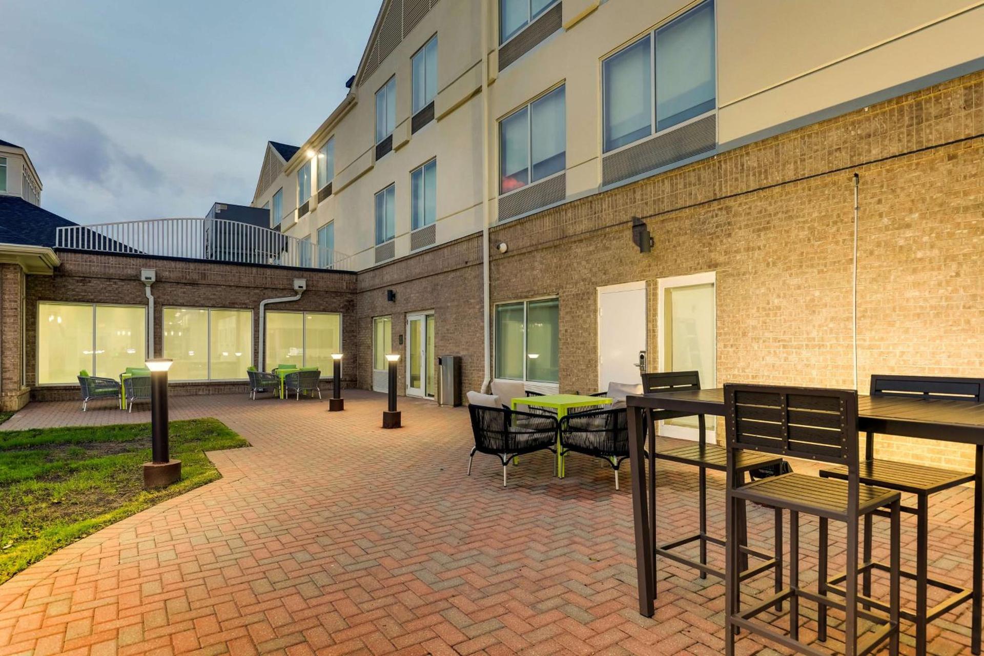Hilton Garden Inn Fort Worth/Fossil Creek photo 15