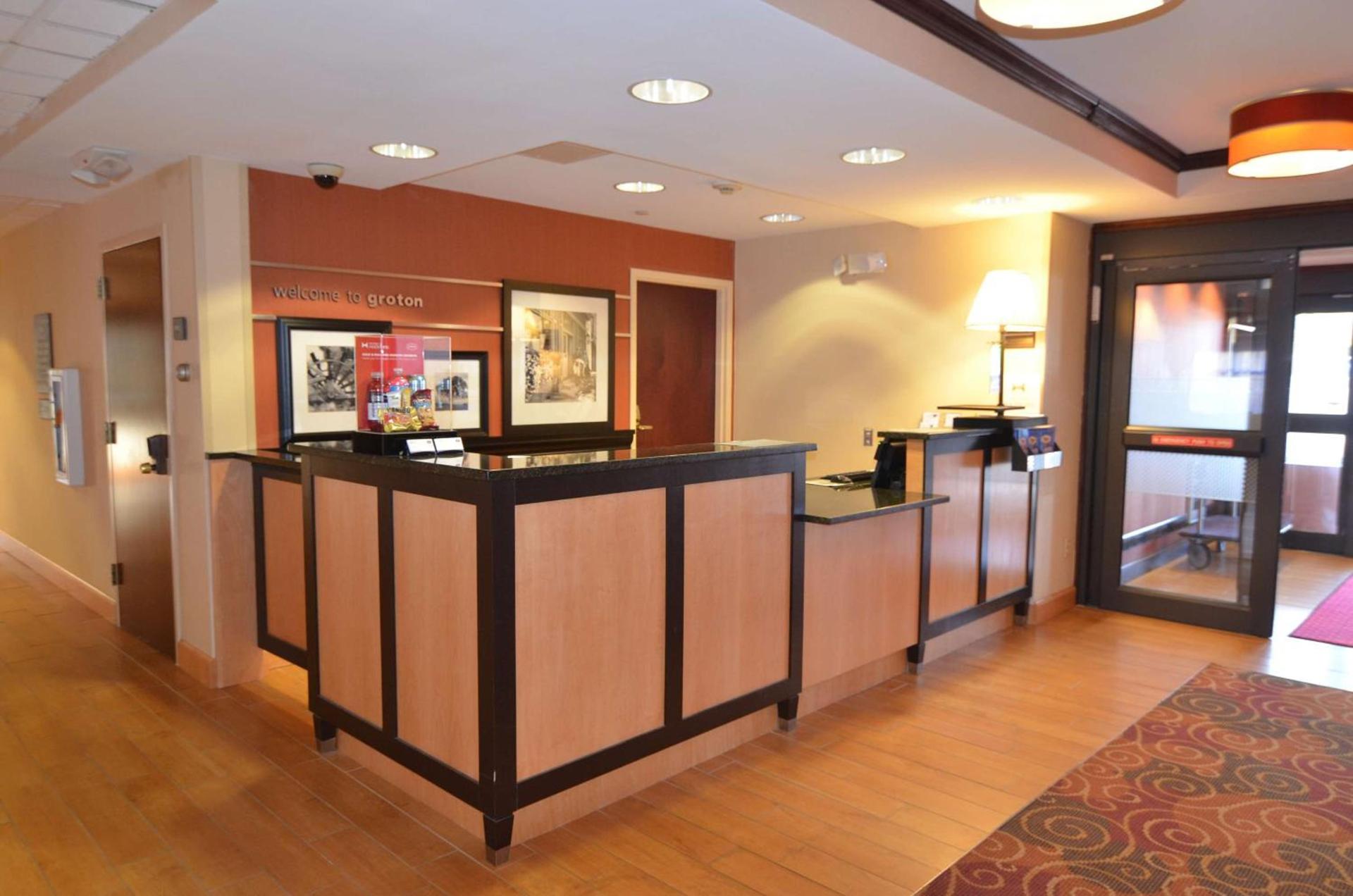 Hampton Inn Groton/Mystic photo 5