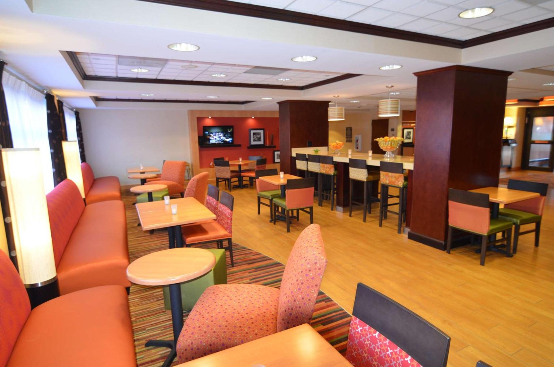 Hampton Inn Groton/Mystic photo 6