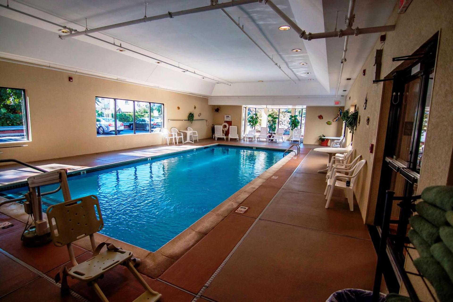 Hampton Inn Groton/Mystic photo 28