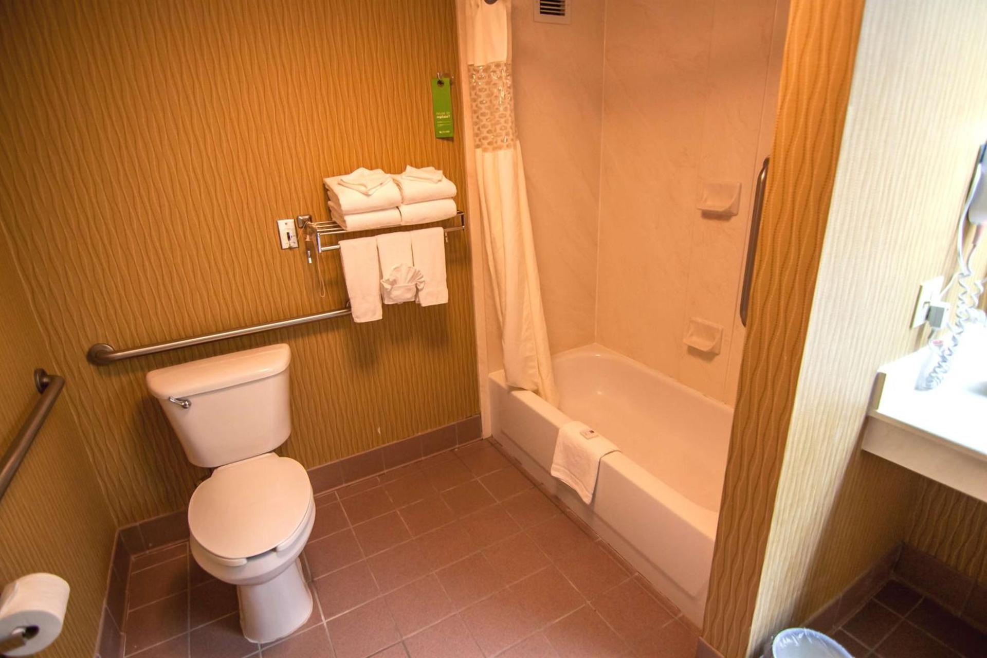 Hampton Inn Groton/Mystic photo 32