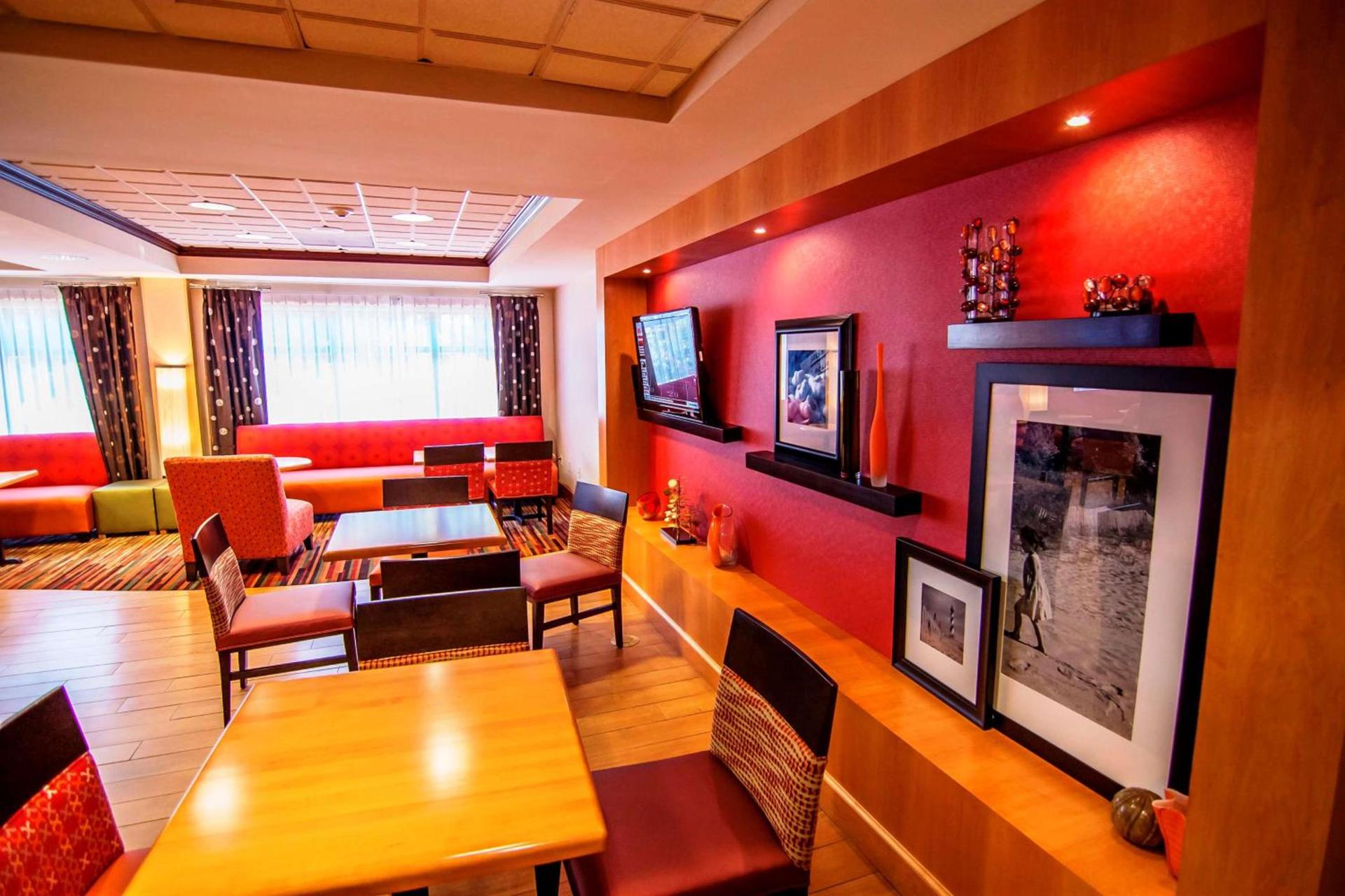 Hampton Inn Groton/Mystic photo 33