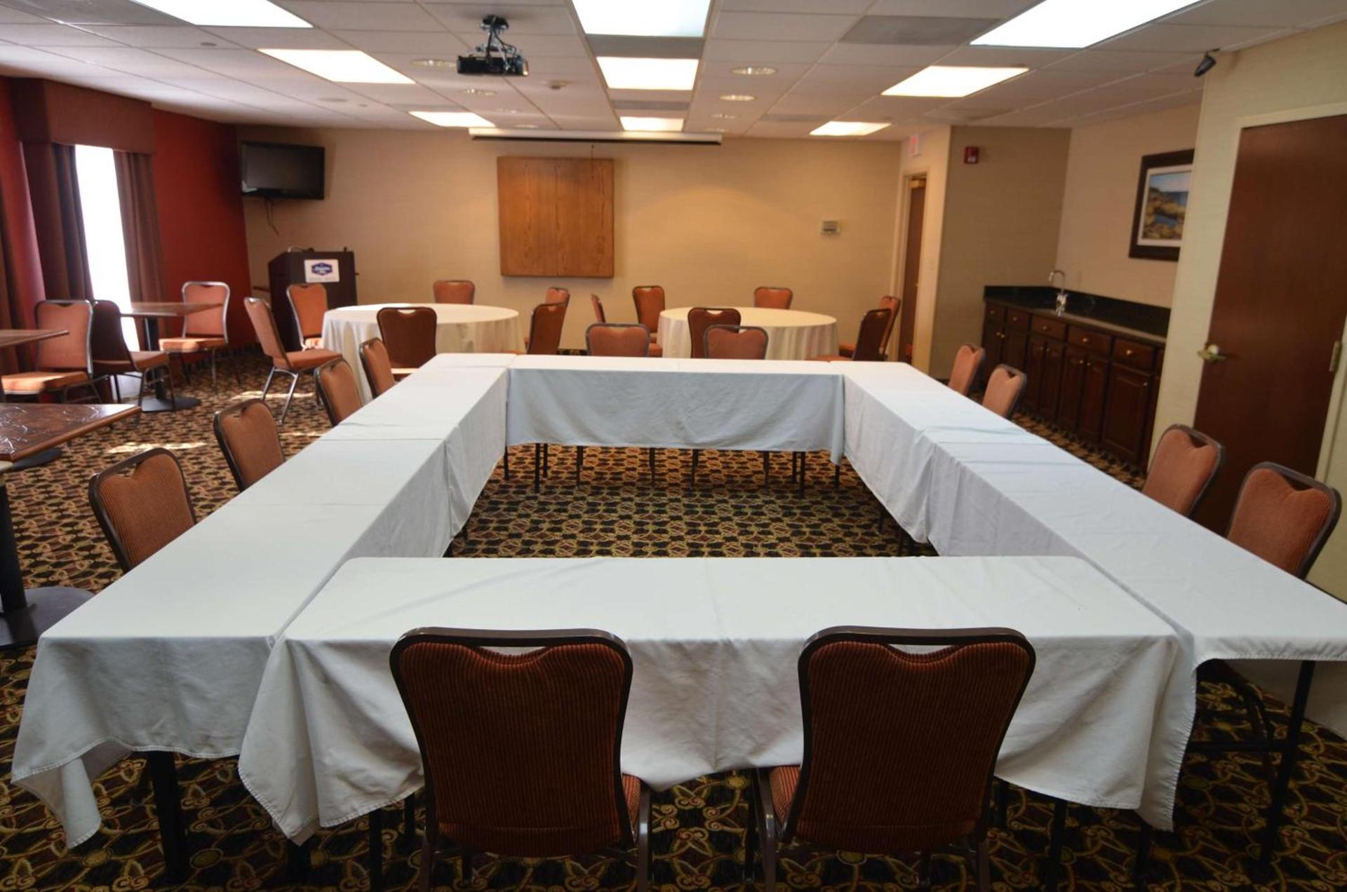 Hampton Inn Groton/Mystic photo 36