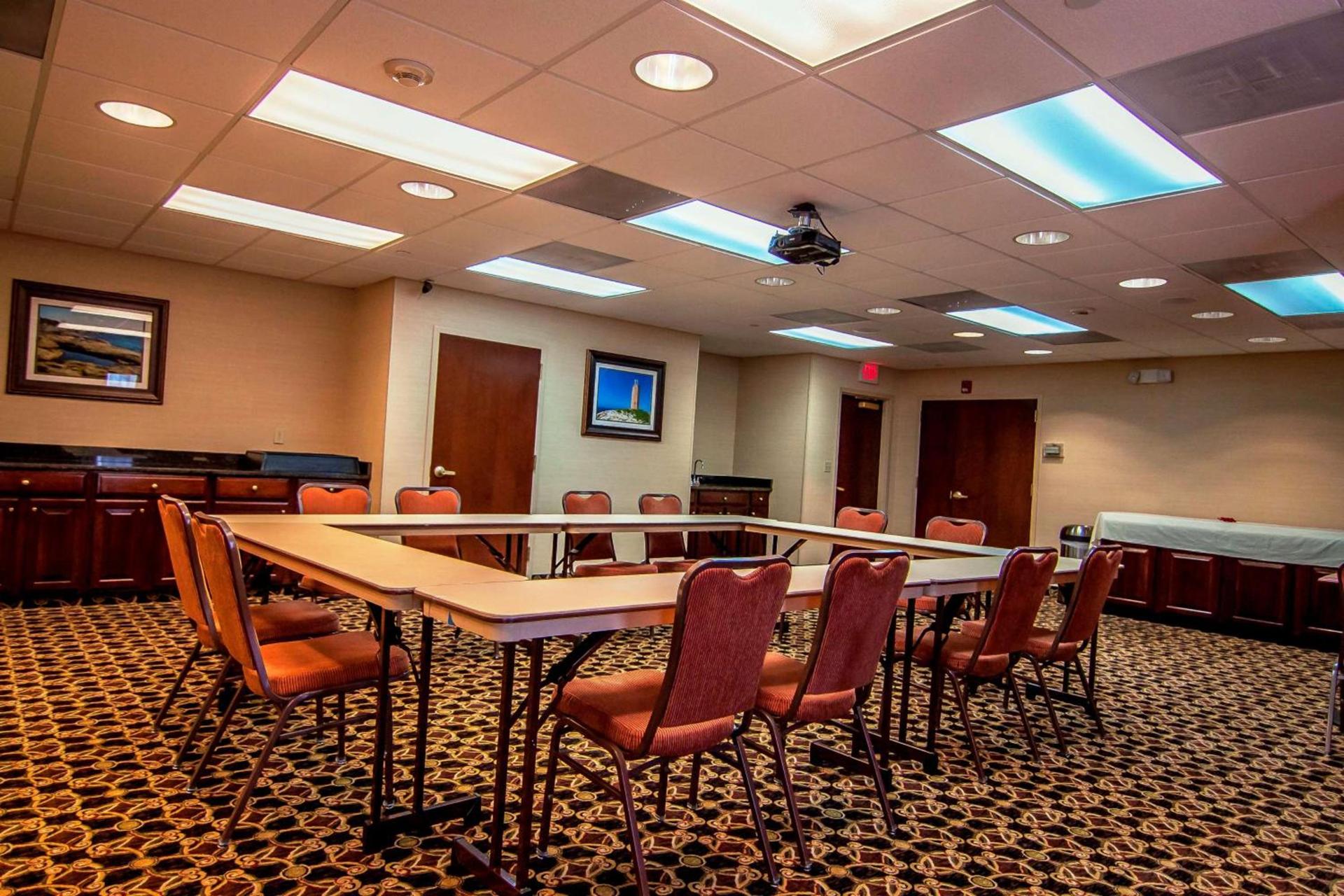 Hampton Inn Groton/Mystic photo 35