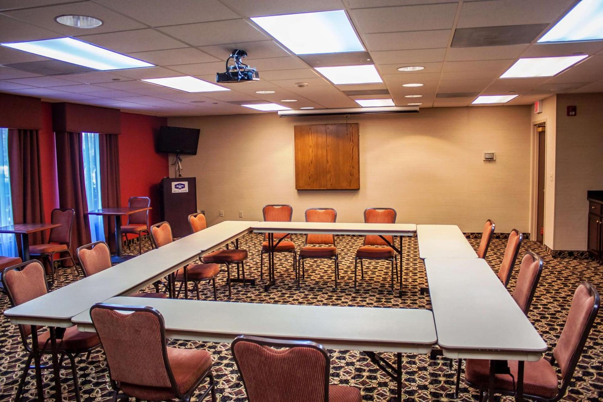 Hampton Inn Groton/Mystic photo 37