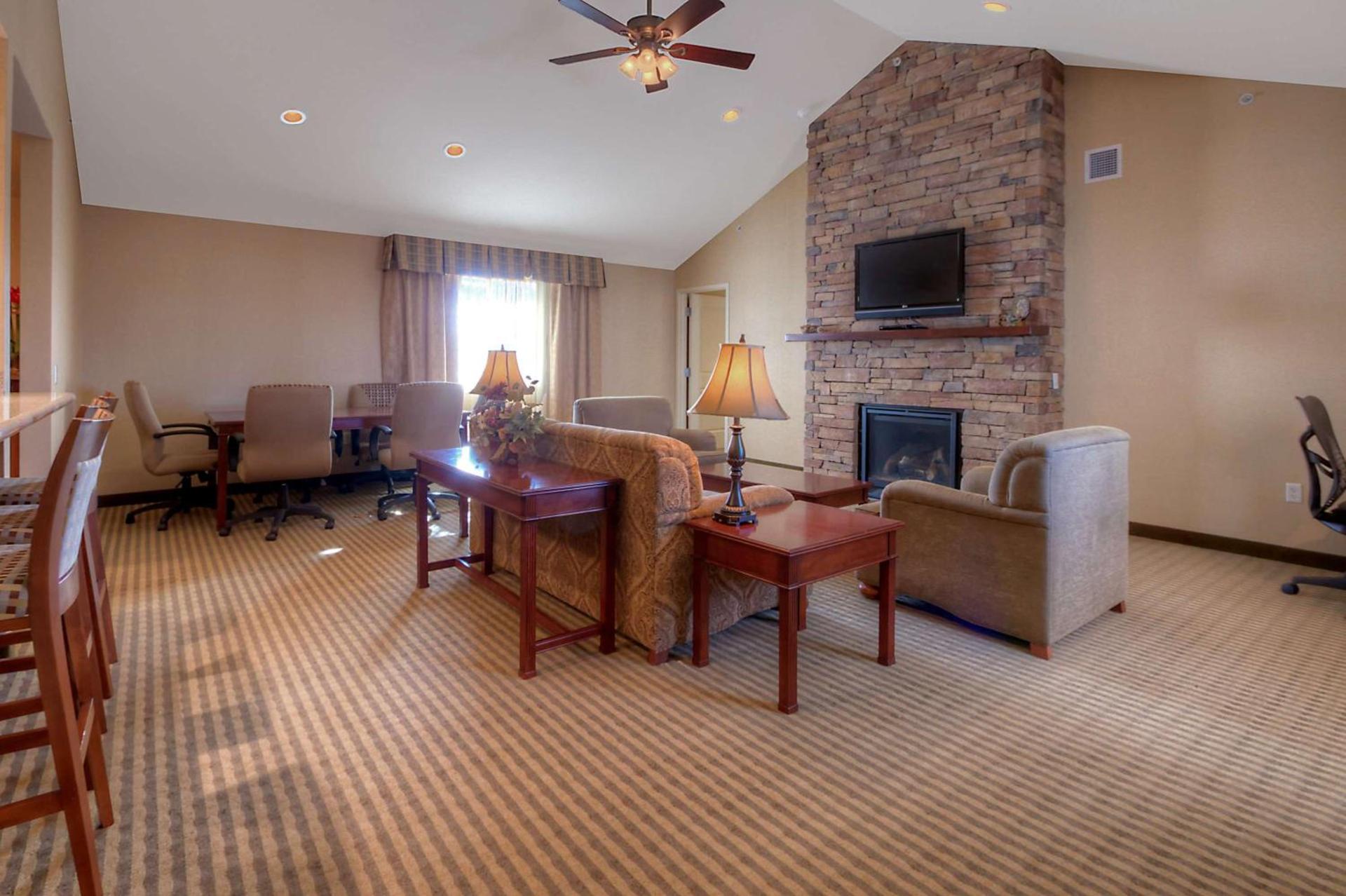 Hilton Garden Inn Great Falls photo 45