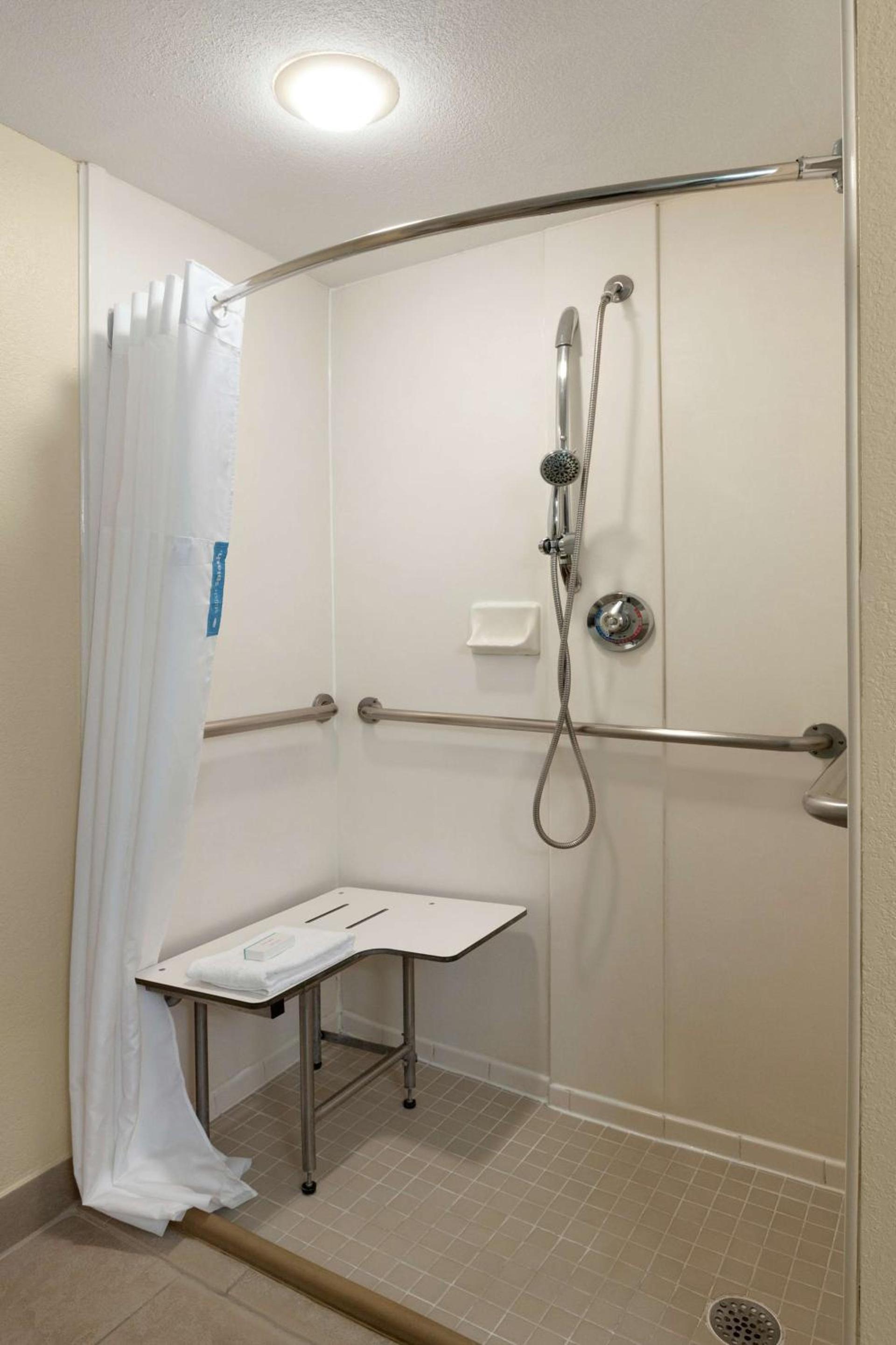Hampton Inn and Suites Houston Clear Lake NASA photo 13