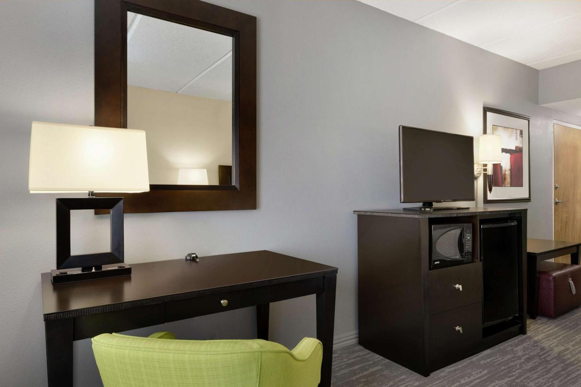 Hampton Inn and Suites Houston Clear Lake NASA photo 35