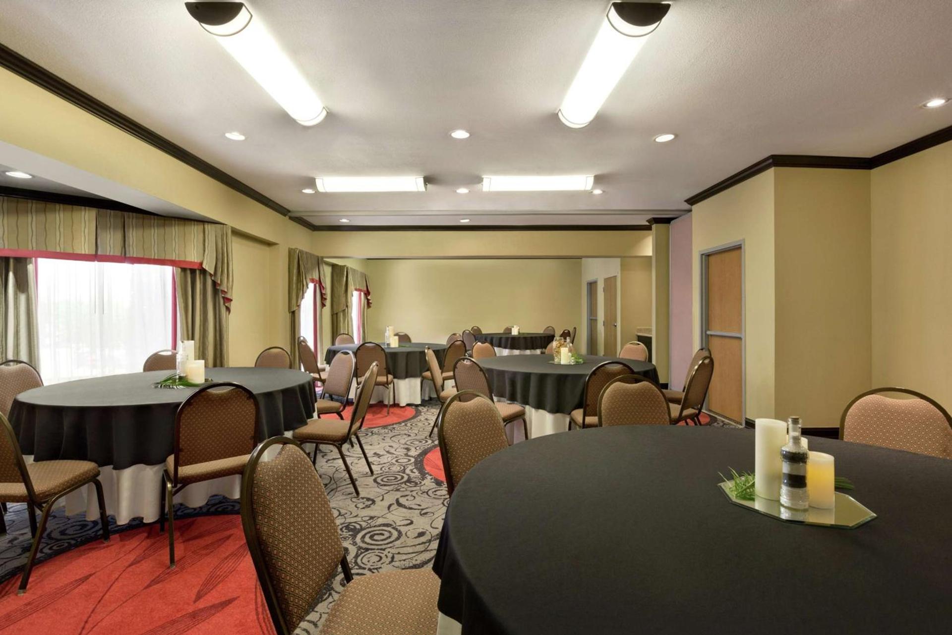 Hampton Inn and Suites Houston Clear Lake NASA photo 33