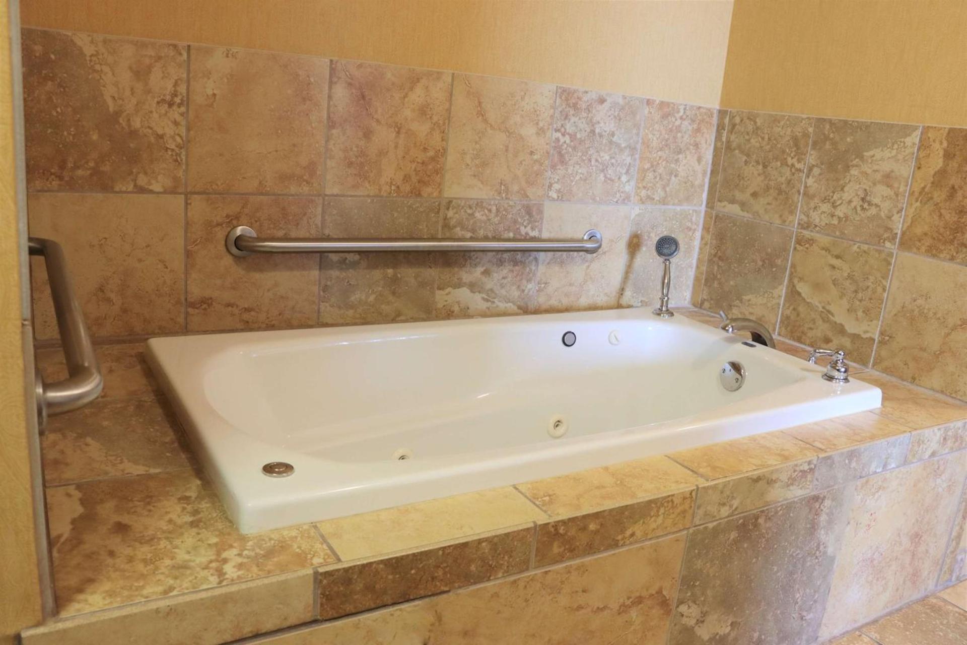 Hampton Inn & Suites Thibodaux photo 26