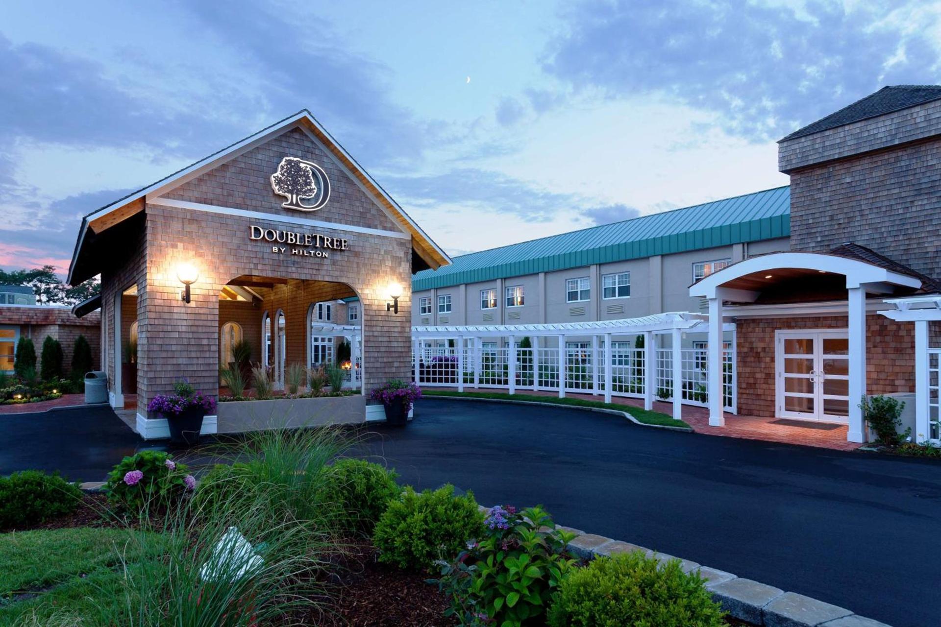 DoubleTree by Hilton Cape Cod - Hyannis photo 1