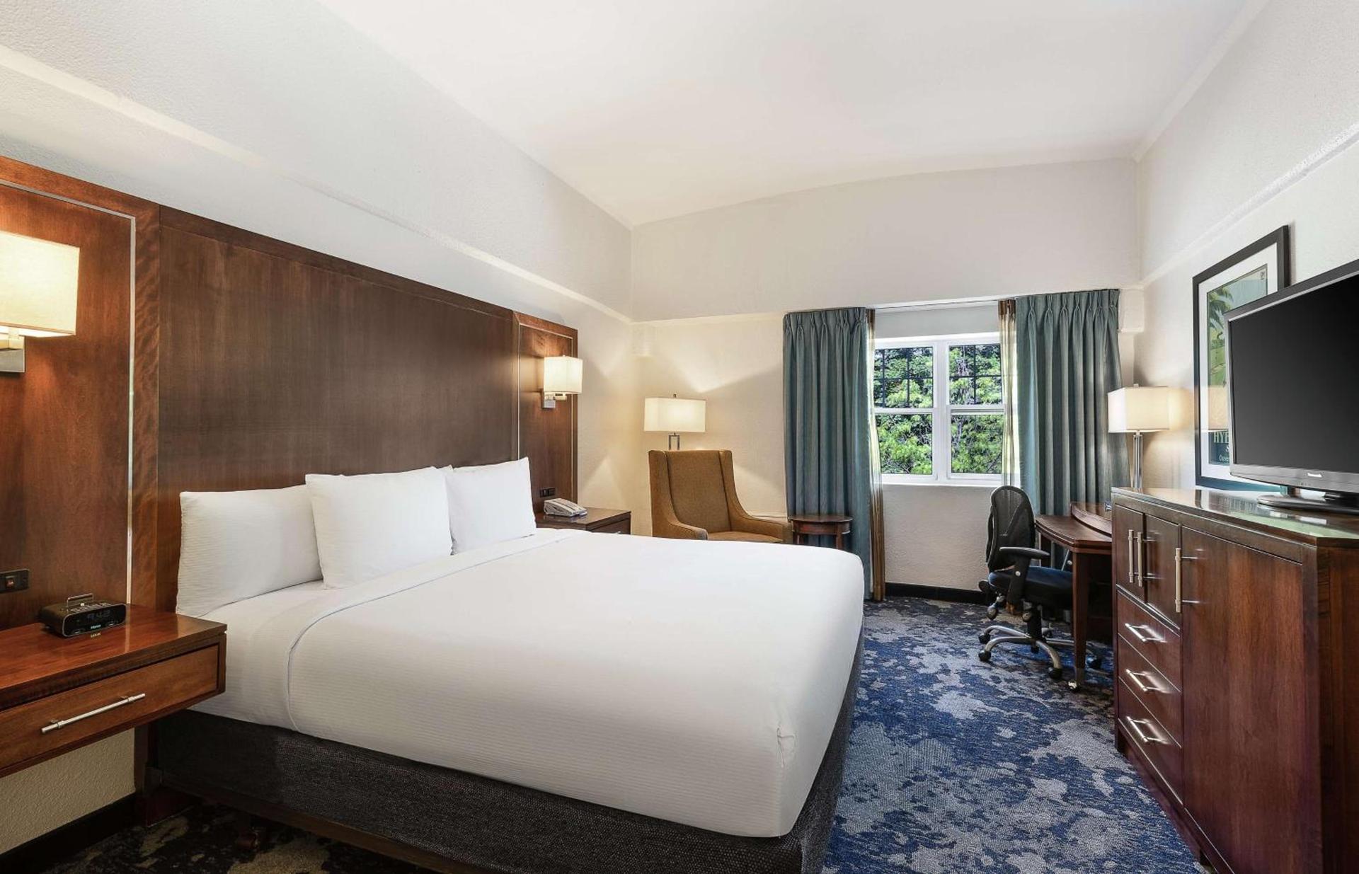 DoubleTree by Hilton Cape Cod - Hyannis photo 40