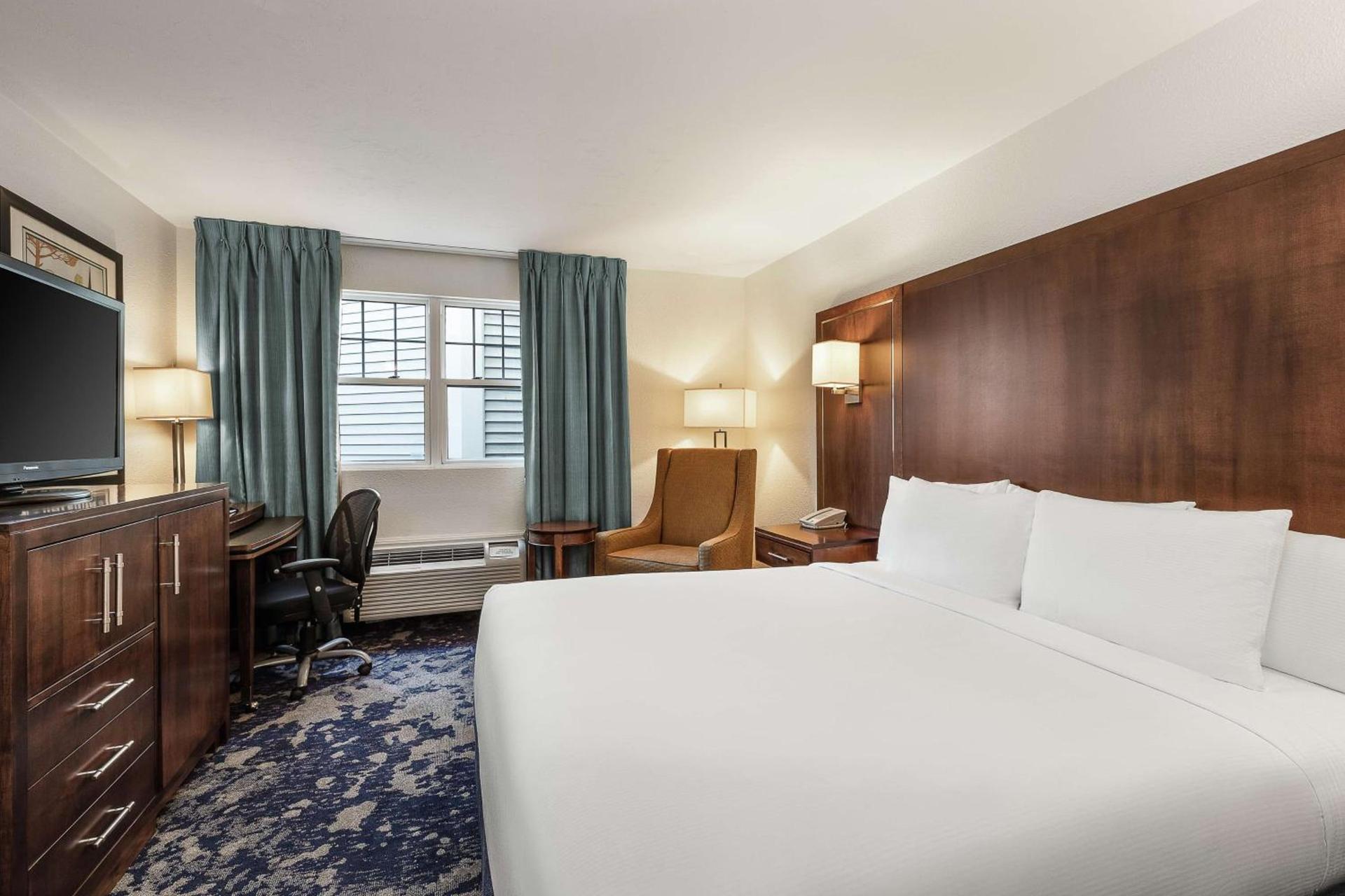 DoubleTree by Hilton Cape Cod - Hyannis photo 45