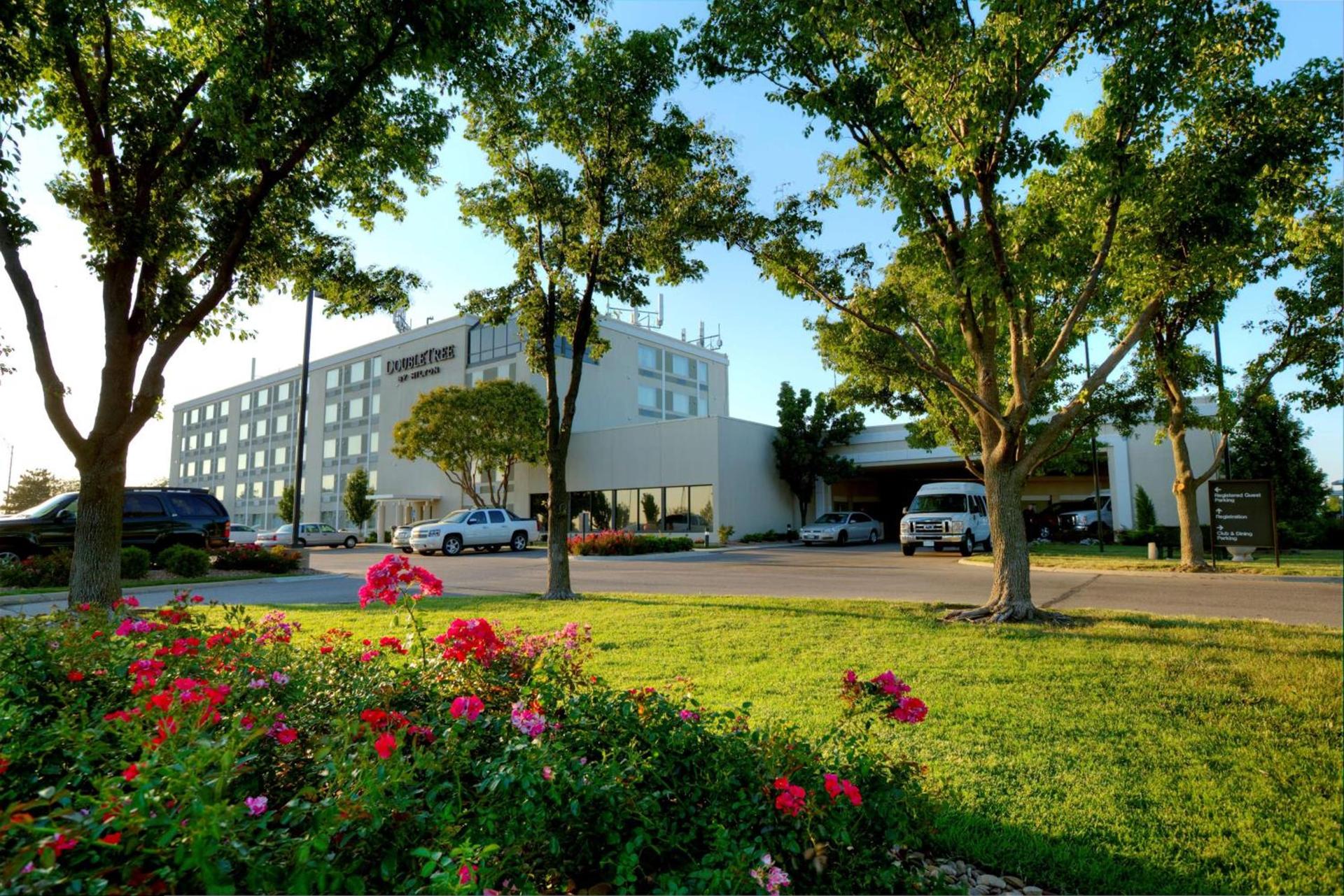 DoubleTree by Hilton Wichita Airport — hotel in Wichita