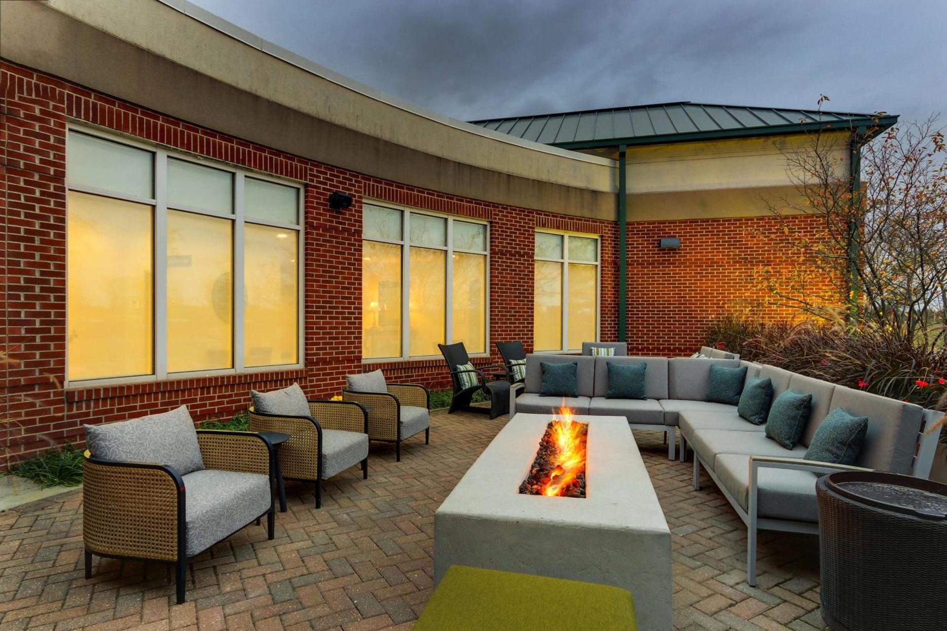 Hilton Garden Inn Indianapolis Airport photo 2