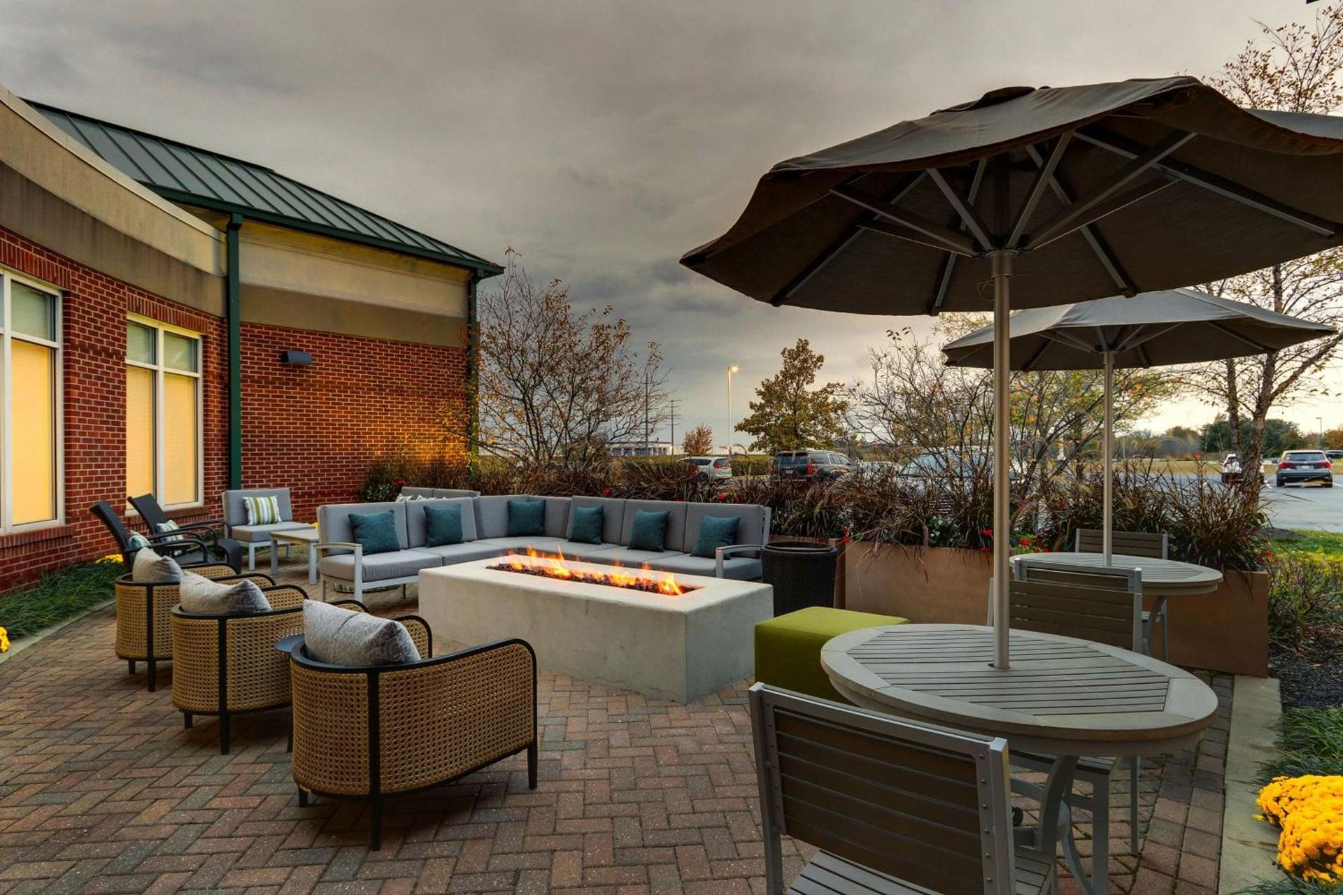 Hilton Garden Inn Indianapolis Airport photo 3