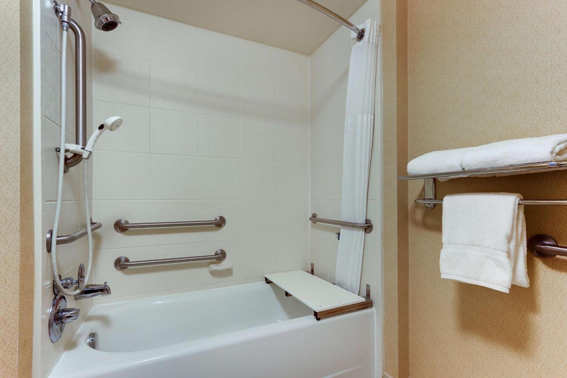 Hilton Garden Inn Indianapolis Airport photo 43