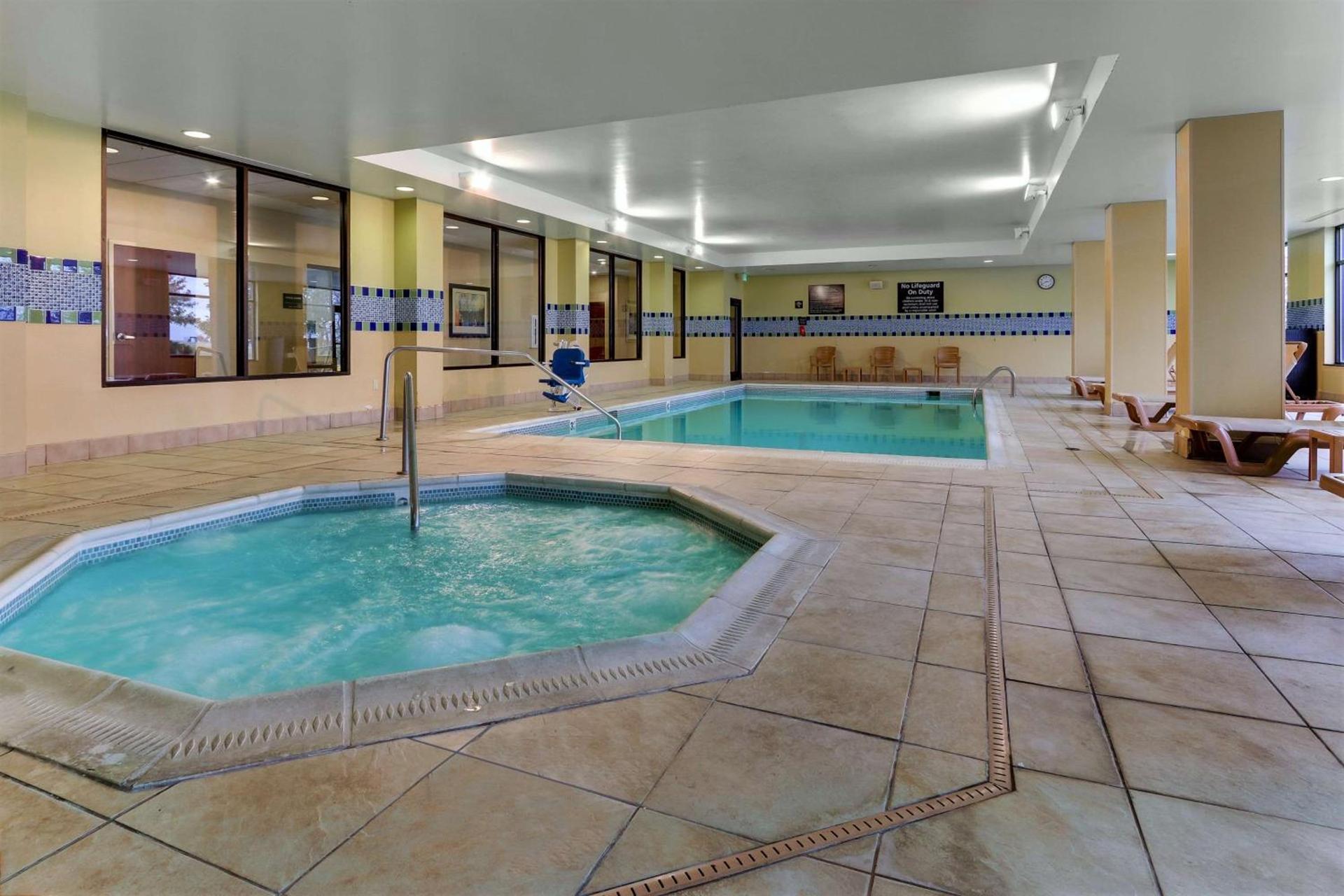 Hampton Inn & Suites Indianapolis-Airport photo 4