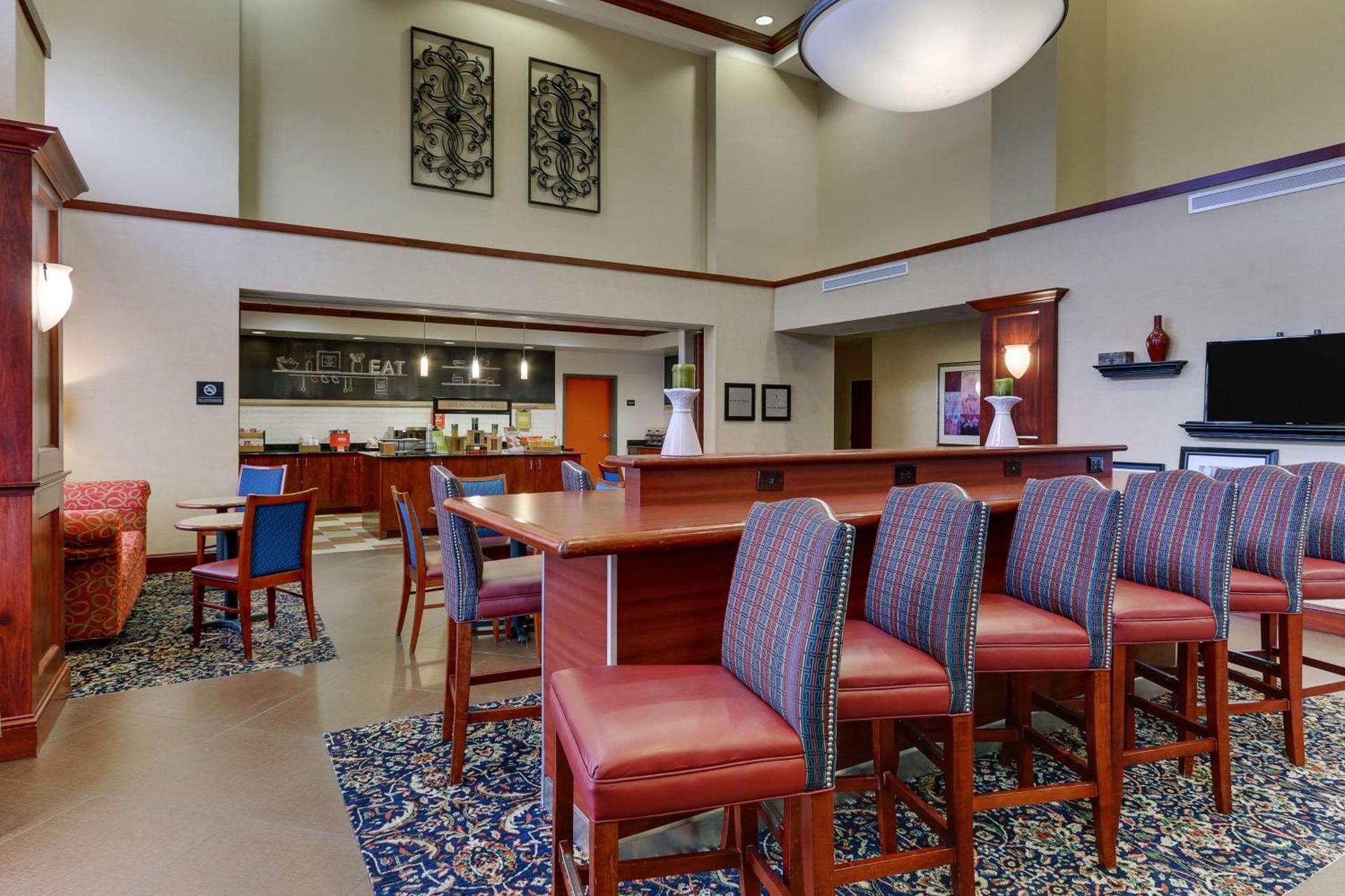 Hampton Inn & Suites Indianapolis-Airport photo 6